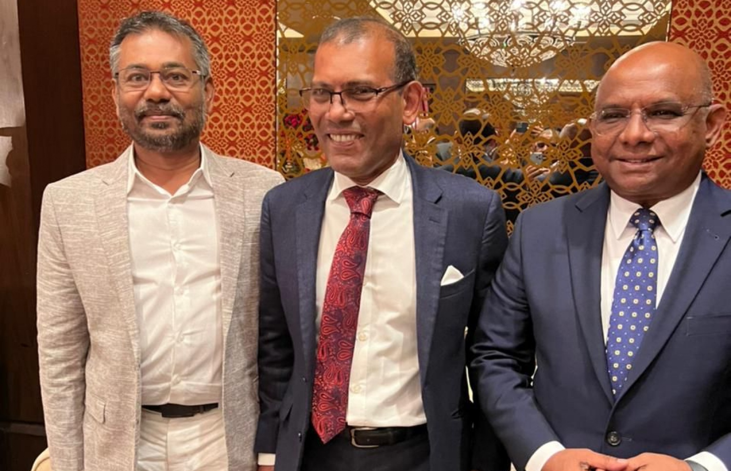 ޝާހިދާއި ނަޝީދު އިންޑިއާގައި އެކުގައި ނަންގަވާފައިވާ ފޮޓޯއެއް.