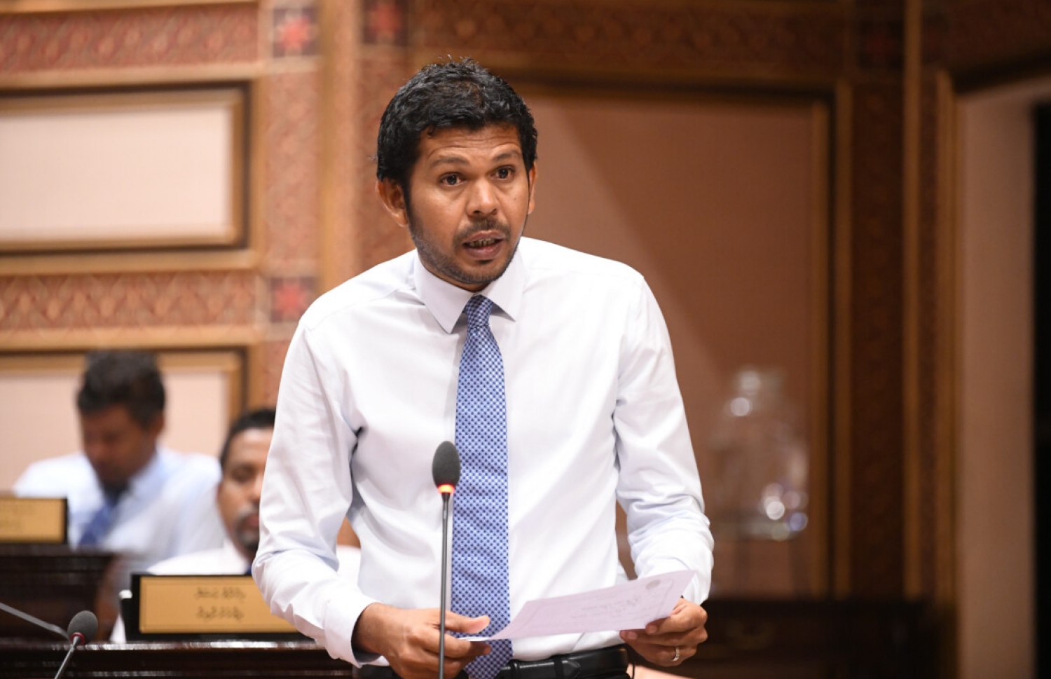 އުނގޫފާރު ދާއިރާގެ މެމްބަރު މުހައްމަދު ވަހީދު (ވައްޑޭ) މަޖިލީހުގައި ވާހަކަ ދައްކަވަނީ. -- ފޮޓޯ | މަޖިލިސް