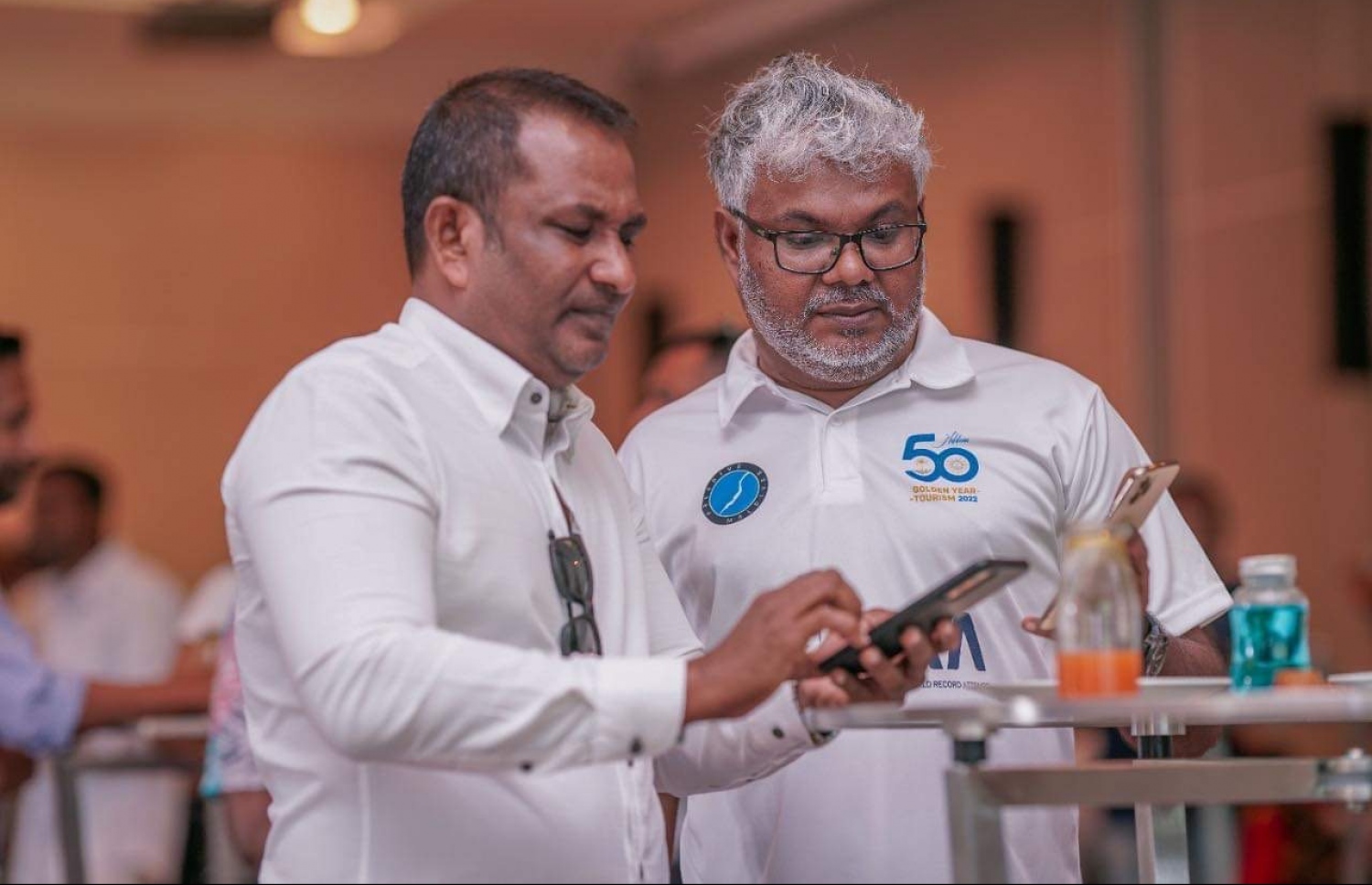 ޕޯސްޓަރު ނެރުުމުގެ ހަފުލާ ކުރިއަށް ދަނީ -- ފޮޓޯ: ފްރީ ޑައިވް މޯލްޑިވްސް