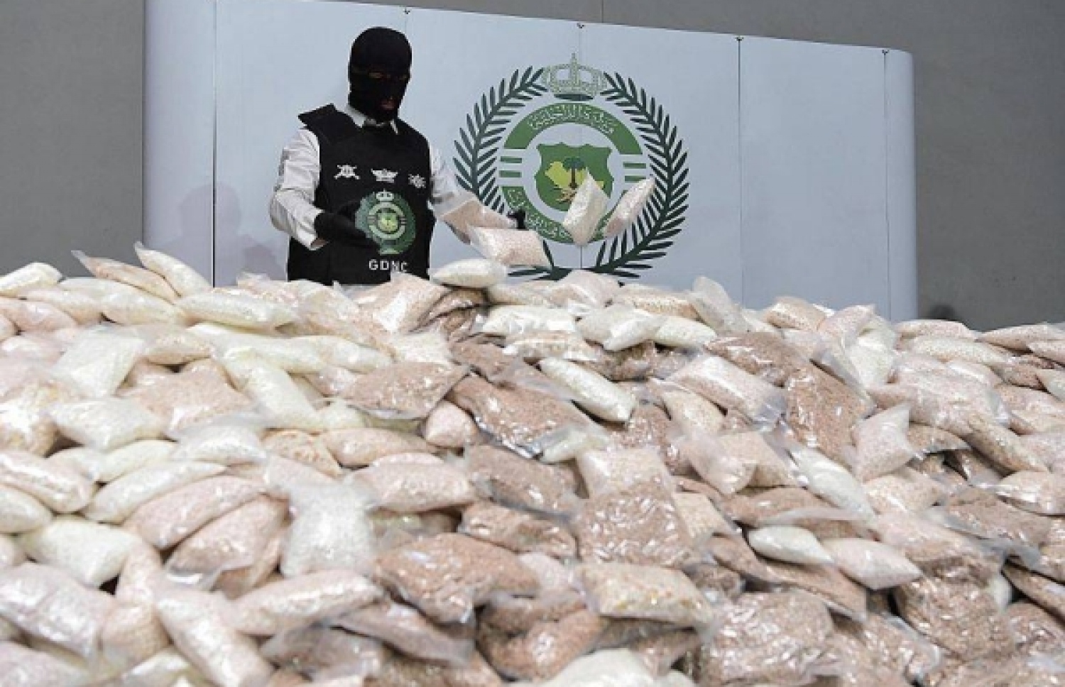 ގޮދަން ފުށް ބަސްތާތަކެްގެ ތެރޭގައި ފޮރުވައިގެން ސައޫދީ އަރަބިއްޔާ އަށް އެތެރެ ކުރި، މަސްތުވާ އެއްޗެއް ކަމަށްވާ އެމްފެޓަމީން ގުޅަތައް، ސައޫދީ ސަރުކާރުގެ އޮފިޝަލަކު ދައްކައިލަނީ