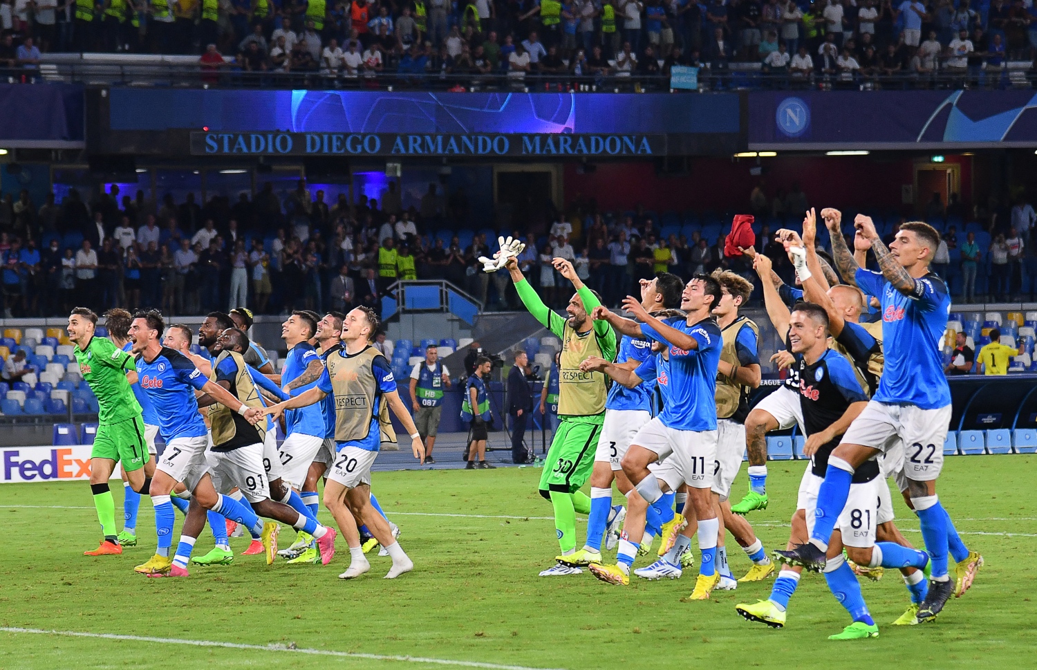 ލިވަޕޫލް އަތުން މޮޅުވި މެޗަށް ފަހު ނަޕޯލީގެ ކުޅުންތެރިން އުފާފާޅު ކުރަނީ: އެ ޓީމު ރޭ ގެ މެޗު ކާމިޔާބު ކުރީ 4-1 އިން --- ފޮޓޯ: އޭއެފްޕީ