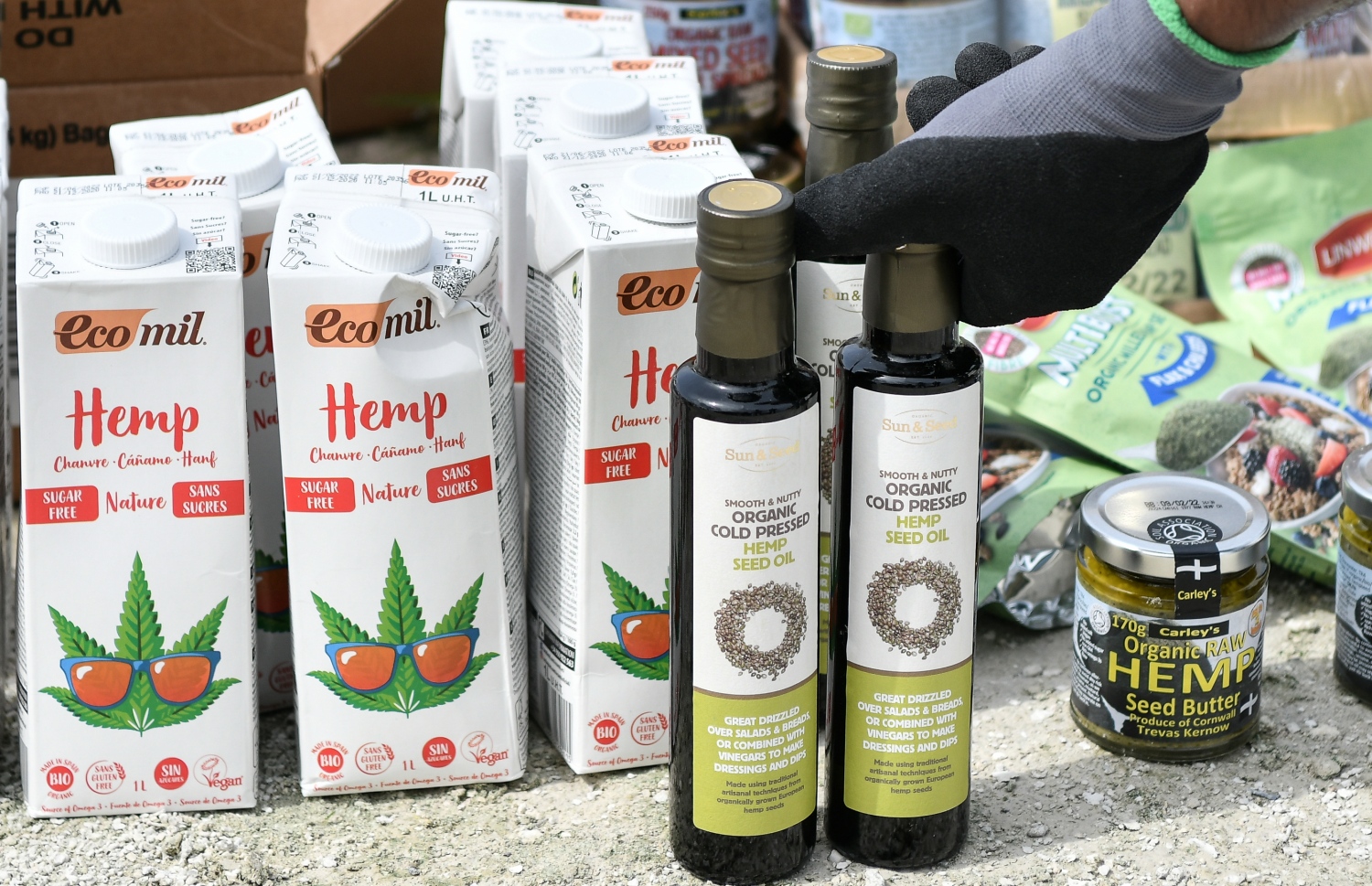 ޑްރަގްސް ނައްތާލަން ދޫނިދޫގައި ތައްޔާރުކޮށްފައި: މި ފަހަރު ނައްތައިލީ އެކި މައްސަލަތަކުގައި 2021 ވަނަ އަހަރު ފުލުހުންގެ ބެލުމުގެ ދަށަށް ގެންގޮސްފައި ހުރި މަސްތުވާތަކެތީގެ ތެރެއިން މިހާތަނަށް ނައްތާނުލެވި ހުރި 264.93 ކިލޯގެ މަސްތުވާތަކެތި.--- ފޮޓޯ: ނިޝާން އަލީ/މިހާރު