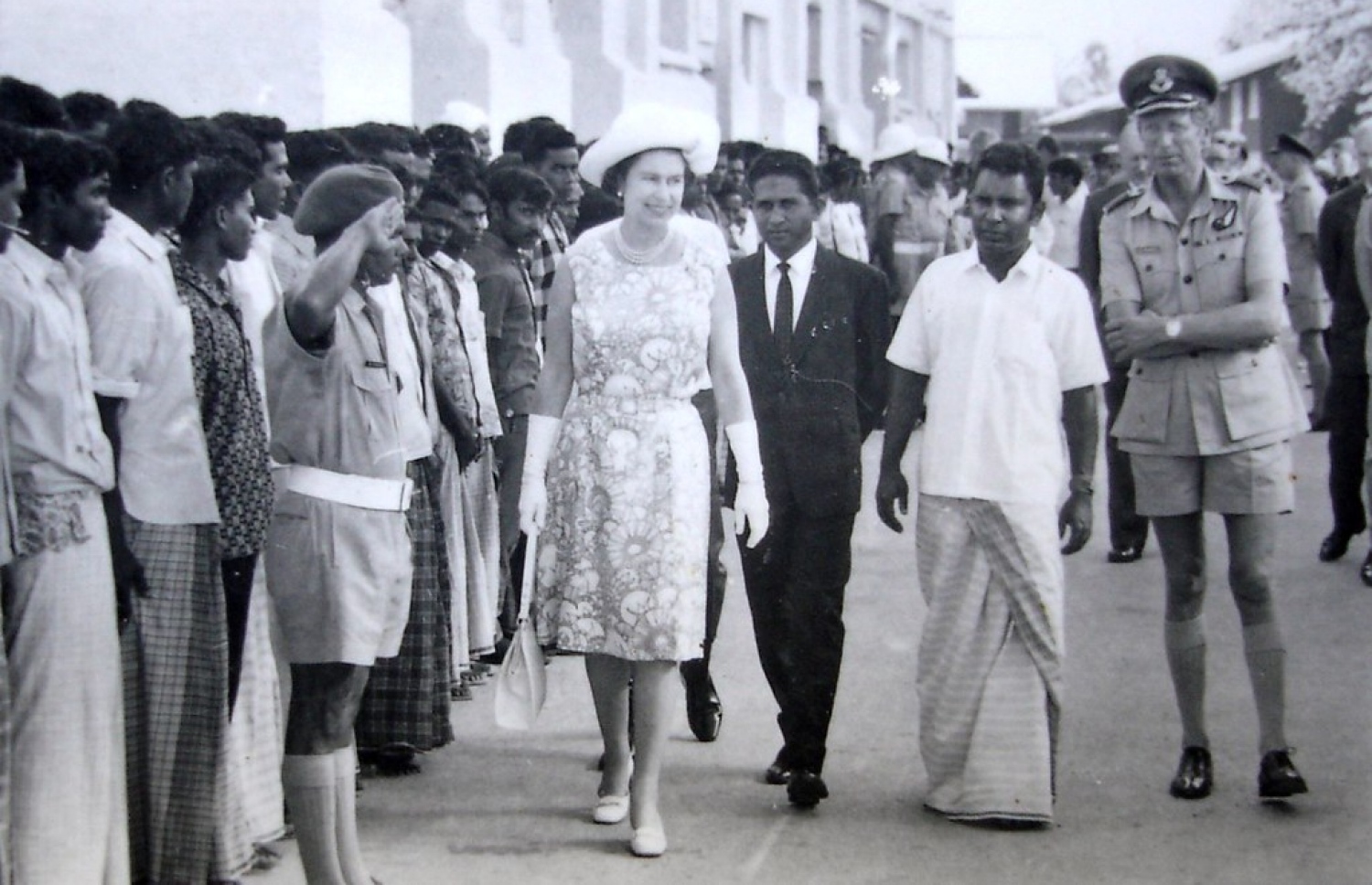 ރާނީ އެލިޒަބަތު ރާއްޖޭގައި: އެލިޒަބަތު ރާއްޖެ ވަޑައިގަތީ މާޗް 13، 1972 ގައި