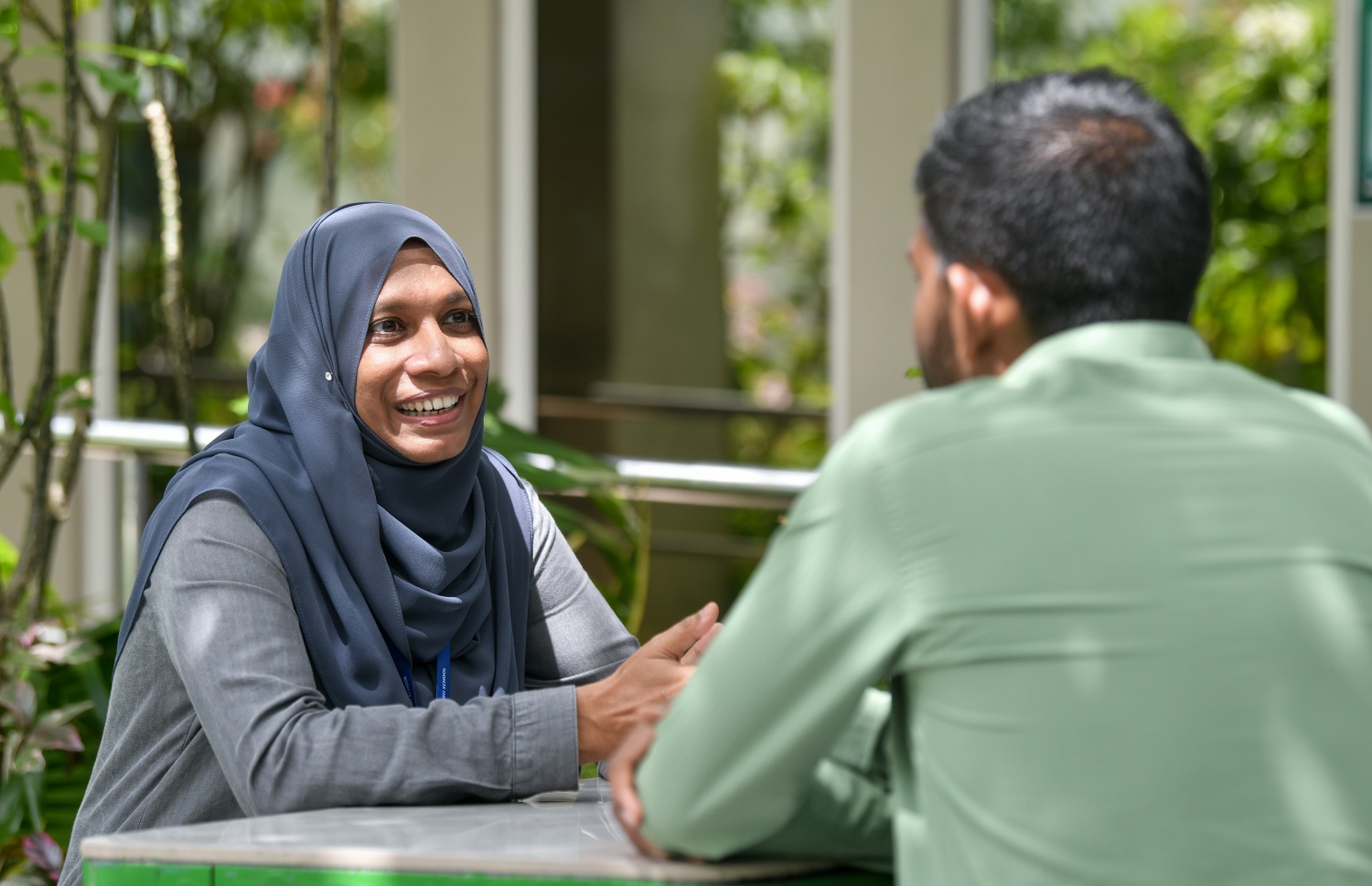 އާތިފާ "މިހާރު"އާ ވާހަކަ ދައްކަނީ -- ފޮޓޯ: ފަޔާޒު މޫސާ| މިހާރު