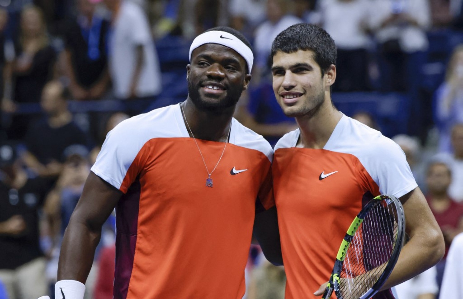 އަލްކަރާޒް (ކ) އާއި ސެމީގައި އިދިކޮޅުން ނުކުތް އެމެރިކާގެ ޓިއަފޯ (ވ)،-- ފޮޓޯ: އޭއެފްޕީ