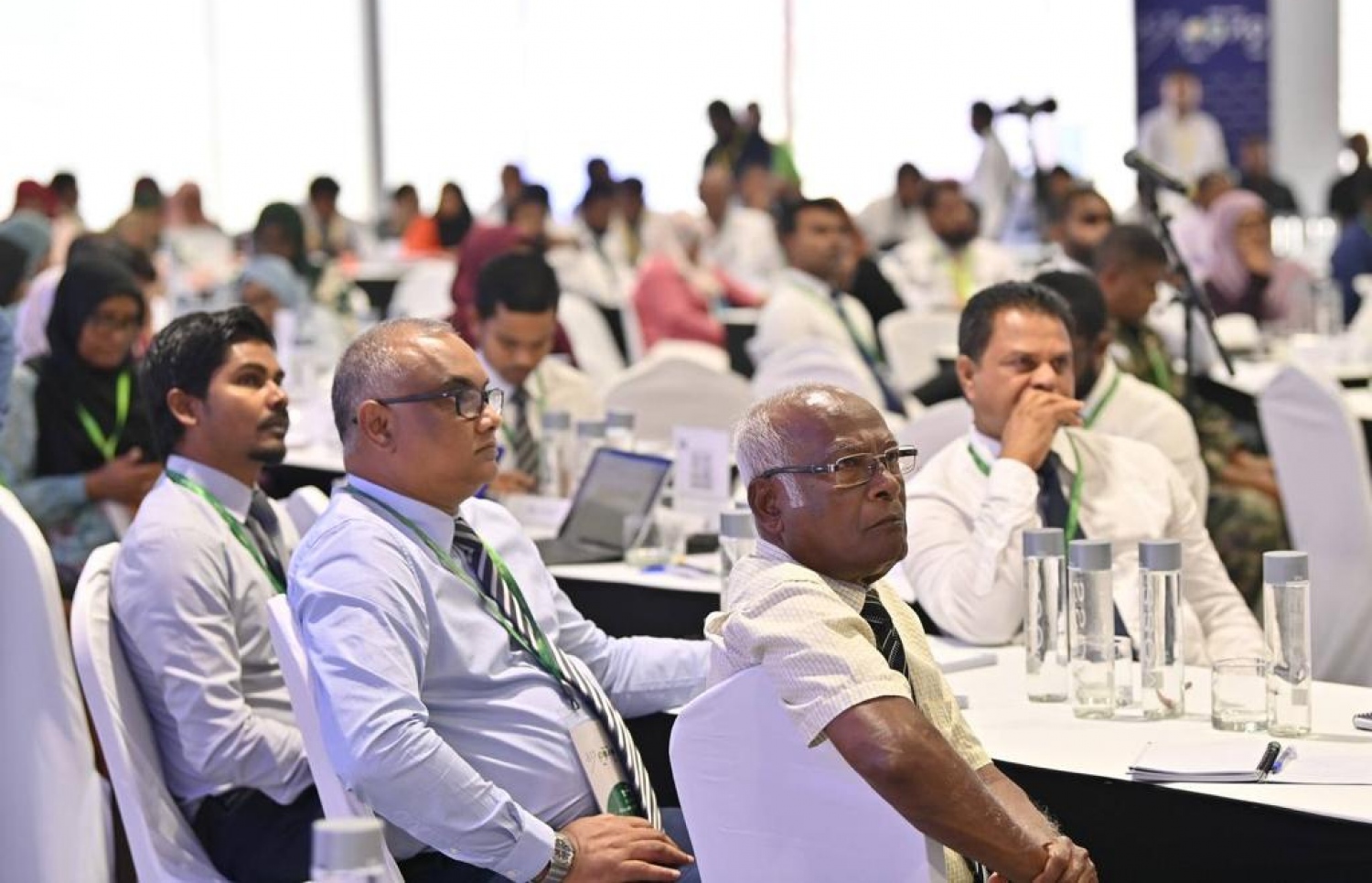 ވިއަވަތި ކޮންފަރެންސްގައި ބައިވެރިވެވަޑައިގެންނެވި ބައެއް ބޭފުޅުން.-- ފޮޓޯ: ރައީސް އޮފީސް