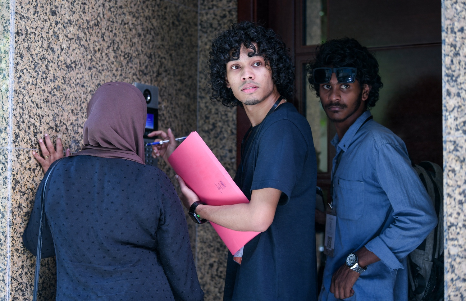 ބޯހިމެނުމުގައި ހަރަކާތްތެރިވި ބައެއް އޮފިޝަލުން: އެ މަސައްކަތަށް 4،400 އޮފިޝަލުން ނެރުނު --- ފައިލް ފޮޓޯ