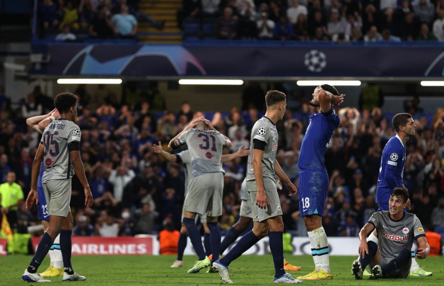 ޗެލްސީގެ އާމަންޑޯ ބްރޯޔާ، މެޗުގެ ފަހު ވަގުތު ފޮނުވާލި ހަމަލާއަކަށް ފަހު.-- ފޮޓޯ: އޭއެފްޕީ