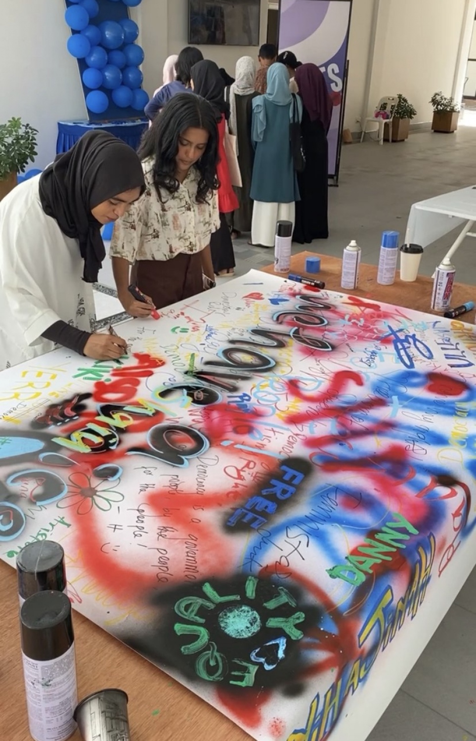 އިއްޔެގެ ފެސްޓިވަލްގައި ހުރި ސްޓޯލްތަކުގެ ތެރެއިން ސްޓޯލެއް ---ފޮޓޯ: ފާތިމަތު ރާއިއާ ޝަރީފް