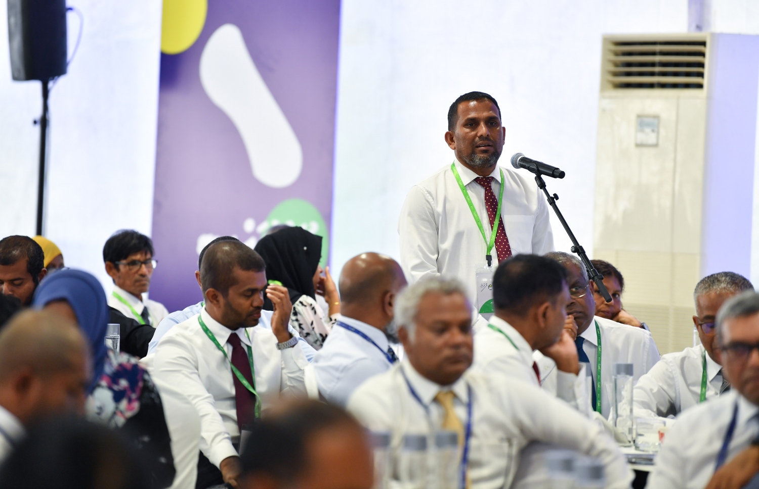 ލ. އަތޮޅު ކައުންސިލްގެ ރައީސް އިސްމާއިލް އަލީ، ވިއަވަތި ކޮންފަރެންސްގައި ވާހަކަދައްކަވަނީ.-- ފޮޓޯ: ރައީސް އޮފީސް