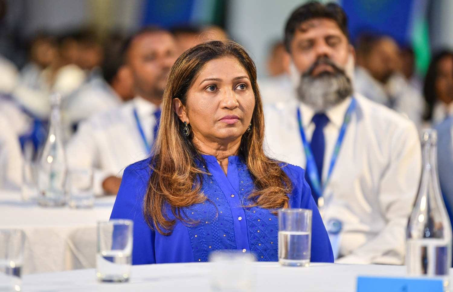 އެމްއެންޕީގެ ރައީސް މުހައްމަދު ނާޒިމްގެ އަނބިކަބަލުން، އަފާފް، އެ ޕާޓީގެ ފުރަތަމަ ކޮންގްރެސް ފެށުމުގެ ޖަލްސާގައި ބައިވެރިވެވަޑައިގަންނަވަނީ.--- ފޮޓޯ: ފަޔާޒު މޫސާ | މިހާރު