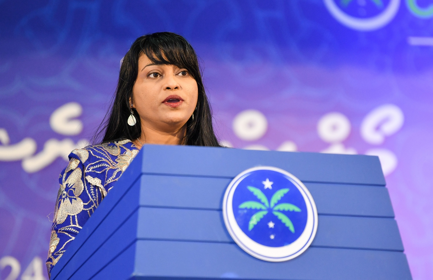 ކޮންގްރެސް ފެށުމުގެ ޖަލްސާގައި އެމްއެންޕީގެ އިސް މެމްބަރު މިރުފަތު އިސްމާއިލް ޝަފީގު ވާހަކަ ދައްކަވަނީ.--- ފޮޓޯ: ފަޔާޒު މޫސާ | މިހާރު