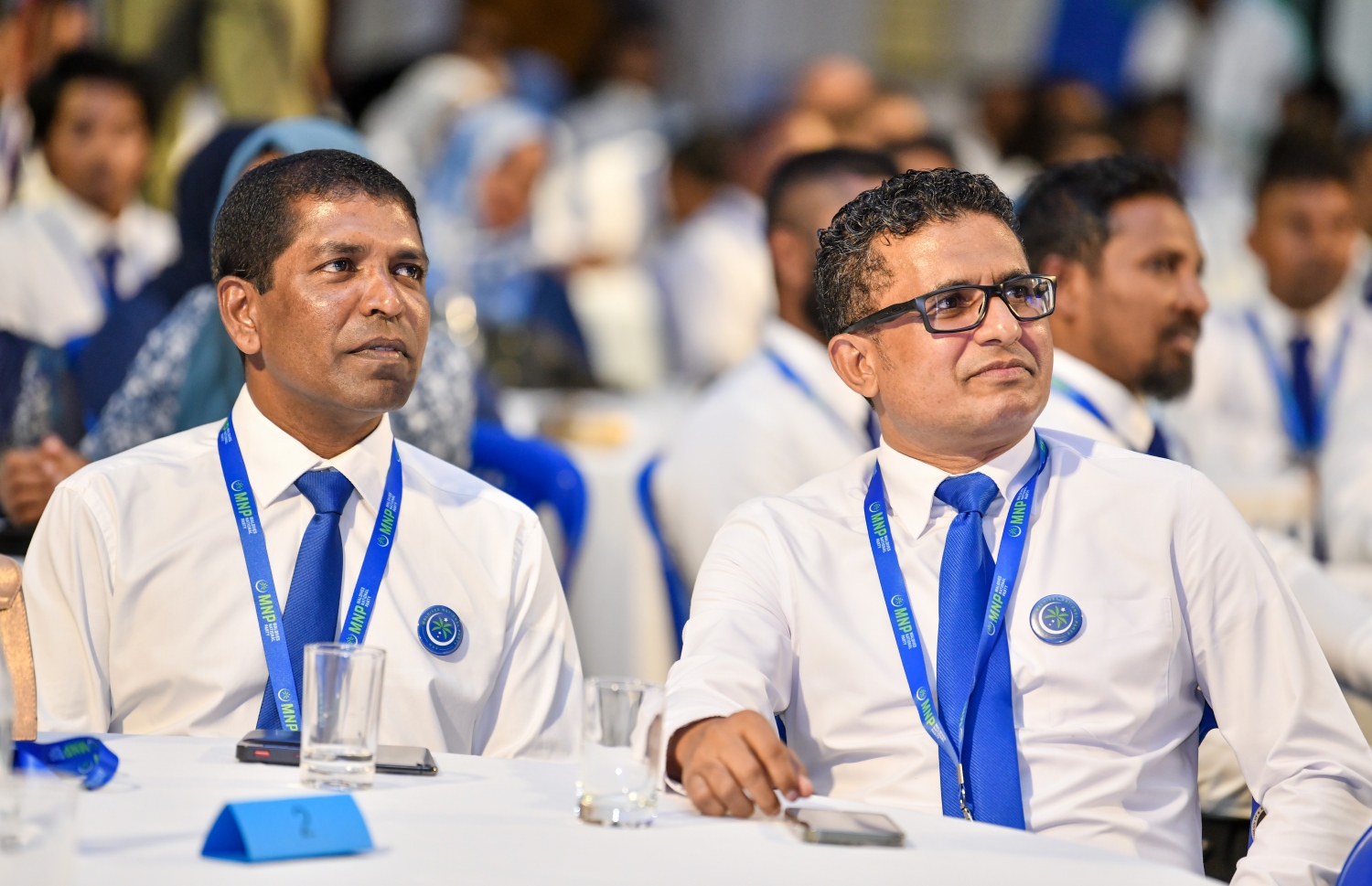 އެމްއެންޕީގެ ފުރަތަމަ ކޮންގްރެސްގައި އެ ޕާޓީގެ ބައެއް އިސްވެރިން ބައިވެރިވަޑައިގަންނަވަނީ.---ފޮޓޯ: ފަޔާޒު މޫސާ | މިހާރު