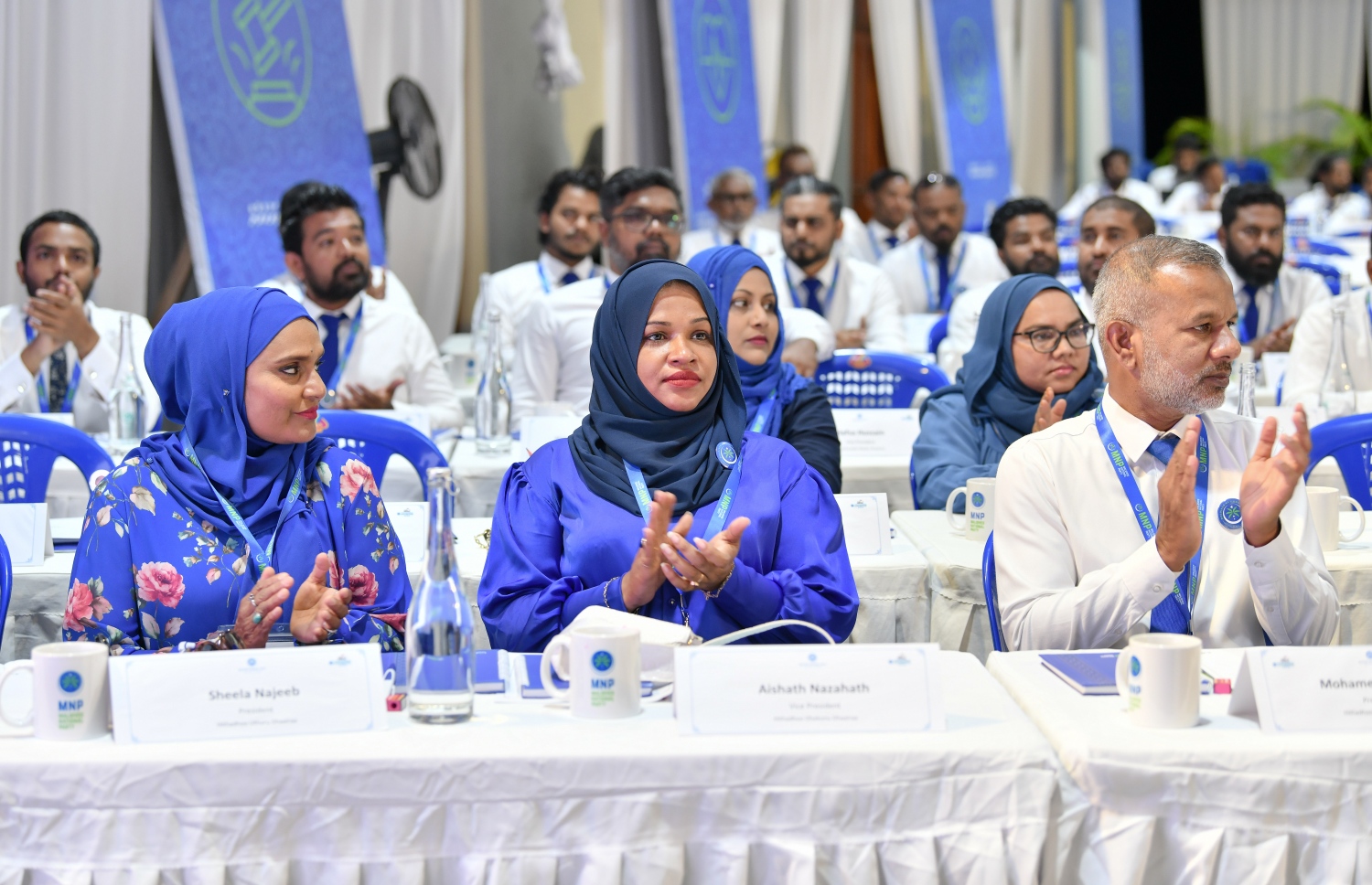 އެމްއެންޕީގެ ގައުމީ ޖަލްސާ "ދަ ނެޝަނަލްސް ކޮންވެންޝަން 2022"ގައި އެ ޕާޓީގެ ބައެއް މެމްބަރުން ބައިވެރިވަނީ -- ފޮޓޯ: ނިޝާން އަލީ | މިހާރު