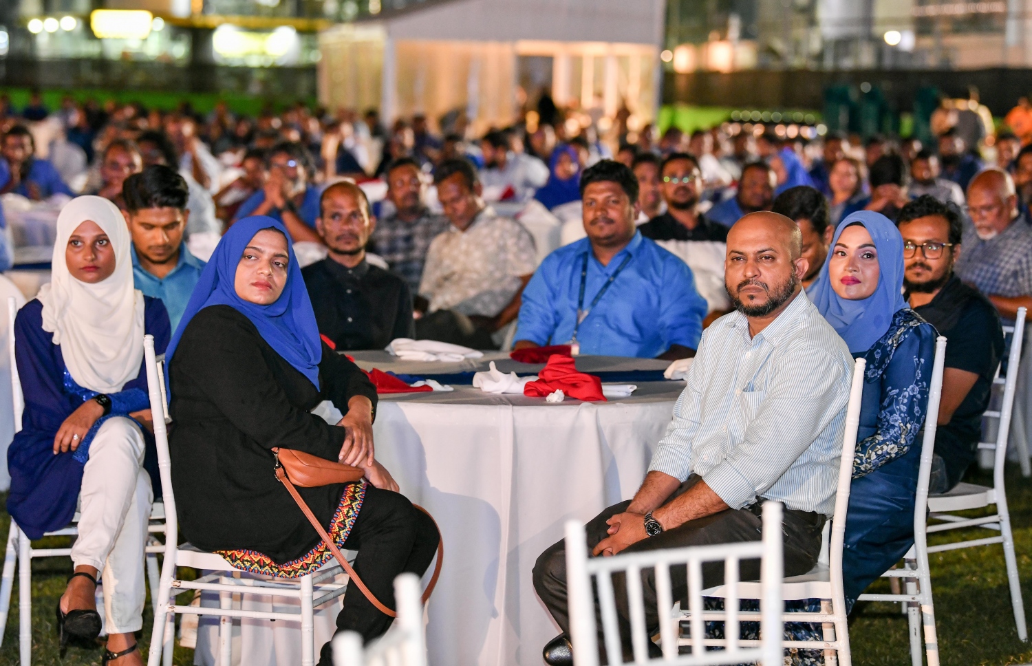 އެމްޕީއެލްގެ 36 ވަނަ އަހަރީ ދުވަސް ފާހަގަކުރުމަށް ހެންވޭރު ދަނޑުގައި ބޭއްވި ހާއްސަ ރަސްމިއްޔާތުގައި އެ ކުންފުނީގެ ބައެއް މުވައްޒަފުން ބައިވެރިވަނީ--. ފޮޓޯ: ނިޝާން އަލީ | މިހާރު