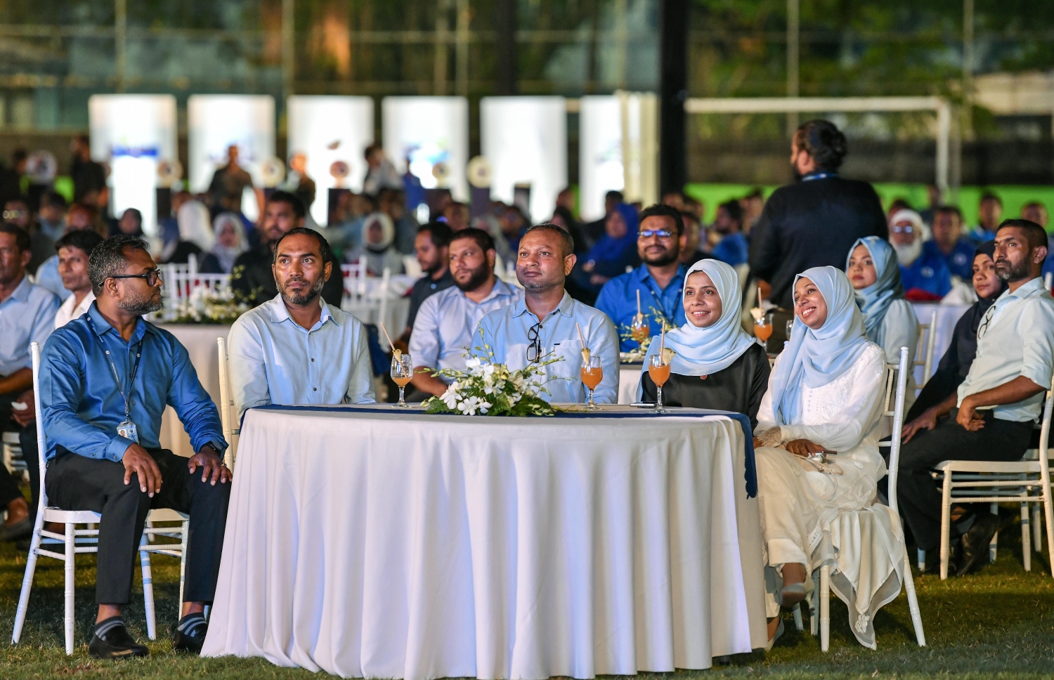 އެމްޕީއެލްގެ 36 ވަނަ އަހަރީ ދުވަސް ފާހަގަކުރުމަށް ހެންވޭރު ދަނޑުގައި ބޭއްވި ހާއްސަ ރަސްމިއްޔާތުގައި އެ ކުންފުނީގެ ބައެއް މުވައްޒަފުން ބައިވެރިވަނީ--. ފޮޓޯ: ނިޝާން އަލީ | މިހާރު