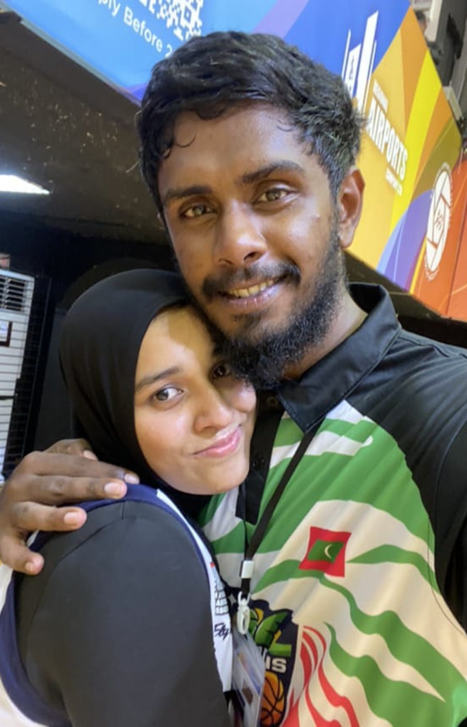 ރޭގެ މެޗަށް ފަހު އަމްޒަރު އާއި އިސްރާ ސެލްފީއެއް ނަގަނީ: އަމްޒަރު ބުނީ އިސްރާގެ މަސައްކަތް ފެނުމުން އޭނާ އަށް ވެސް ބޮޑު ހިތްވަރެއް ލިބޭ ކަމަށް