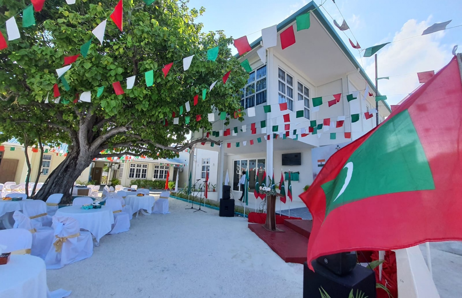 ބ. ދަރަވަންދޫގައި ހެދި ހެލްތު އިމަޖެންސީ އެންޑް ޓްރައުމާ ސެންޓަރު ހުޅުވުން -- ފޮޓޯ: އިންޑިއާ ހައިކޮމިޝަން