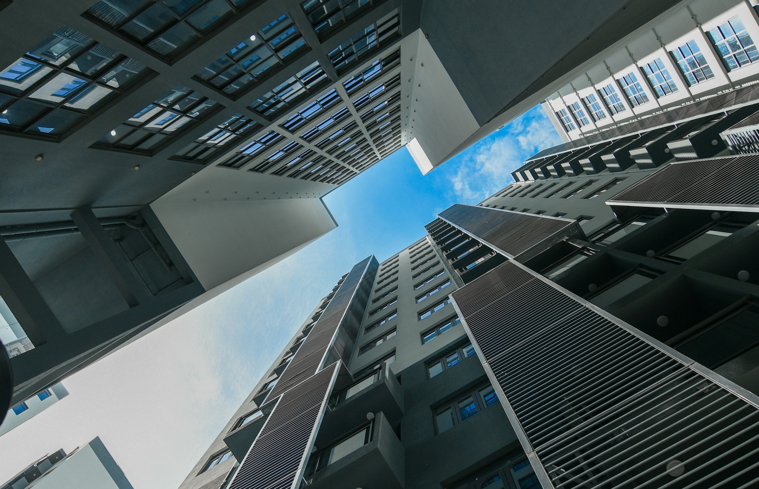 ހުޅުމާލޭގެ ދެވަނަ ފިޔަވަހީގައި އެމްއޭސީއެލުން އިމާރާތްކުރި ފްލެޓްތައް: އެ ކުންފުނިން އިމާރާތްކޮށްފައި ވަނީ 14 ބުރީގެ ދެ ޓަވަރުގައި 384 އެޕާޓްމަންޓް. އެއީ ދެ ކޮޓަރީގެ 240 އެޕާޓްމަންޓާއި އެއް ކޮޓަރީގެ 72 އެޕާޓްމަންޓް.---ފޮޓޯ: ނިޝާން އަލީ/ މިހާރު