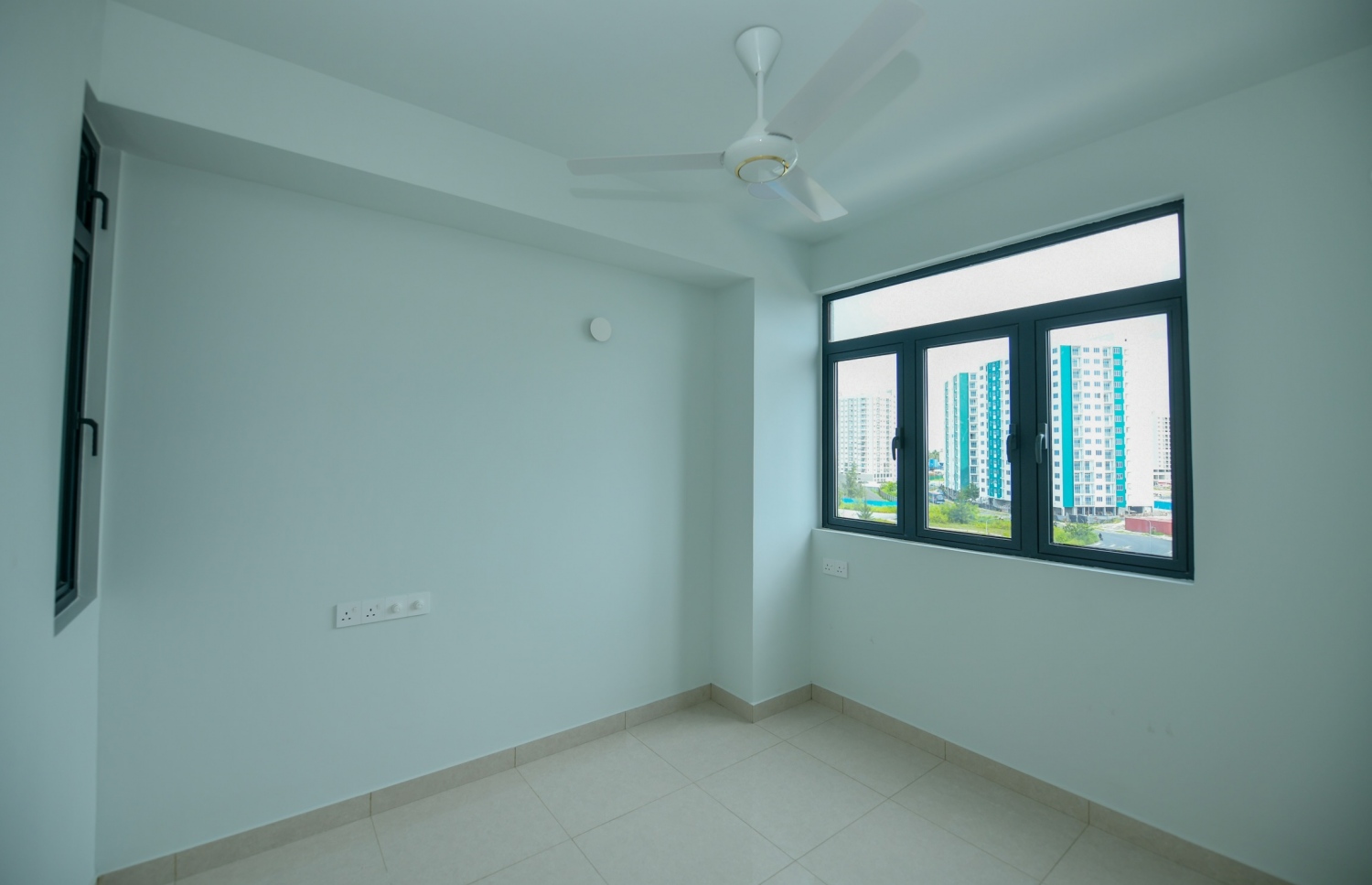 އެމްއޭސީއެލްގެ ފްލެޓްތަކުގެ އެއް ކޮޓަރީގެ އެޕާޓްމަންޓެއްގެ ކޮޓަރިއެއް.---ފޮޓޯ: ނިޝާން އަލީ/ މިހާރު