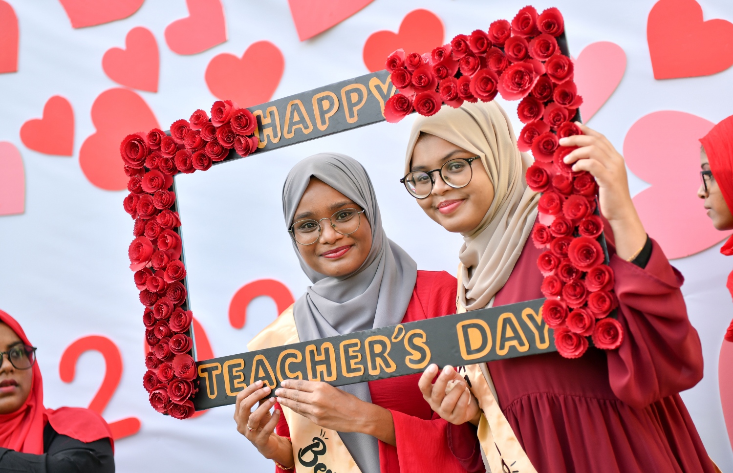 ޓީޗަރުންގެ ދުވަސް ފާހަގަ ކުރުން