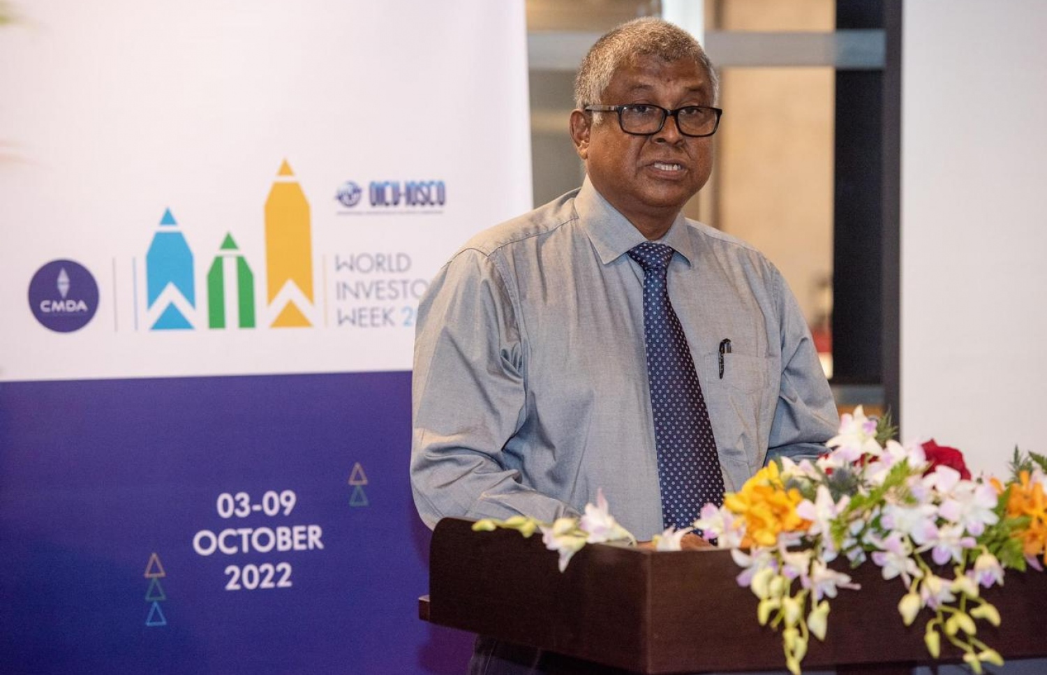 އިންވެސްޓާސް ވީކުގެ ފެށުން ފާހަގަ ކުރުމަށް ސީއެމްޑީއޭއިން ބޭއްވި ރަސްމިއްޔާތުގައި އެ އޮތޯރިޓީގެ ސީއީއޯ ވާހަކަ ދައްކަވަނީ. -- ފޮޓޯ: ސީއެމްޑީއޭ