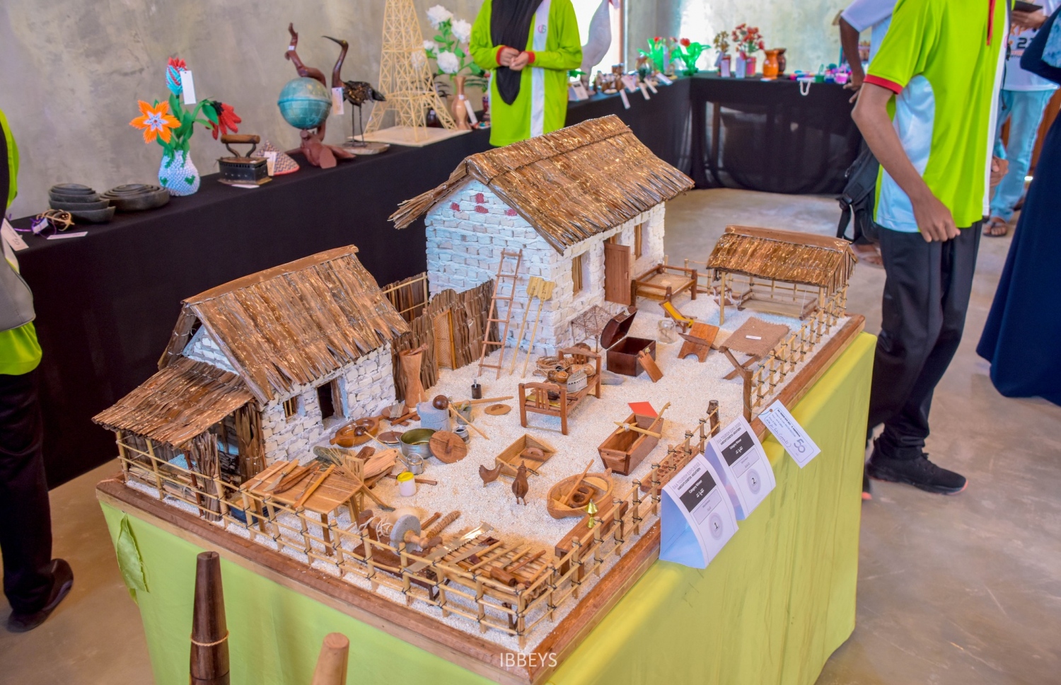 ރ. ޓޫރިޒަމް އެކްސްޕޯގައި ބޭއްވި އަތްތެރި މައުރަޒުގެ ތެރެއިން ---ފޮޓޯ: ރ. އަތޮޅު ކައުންސިލް