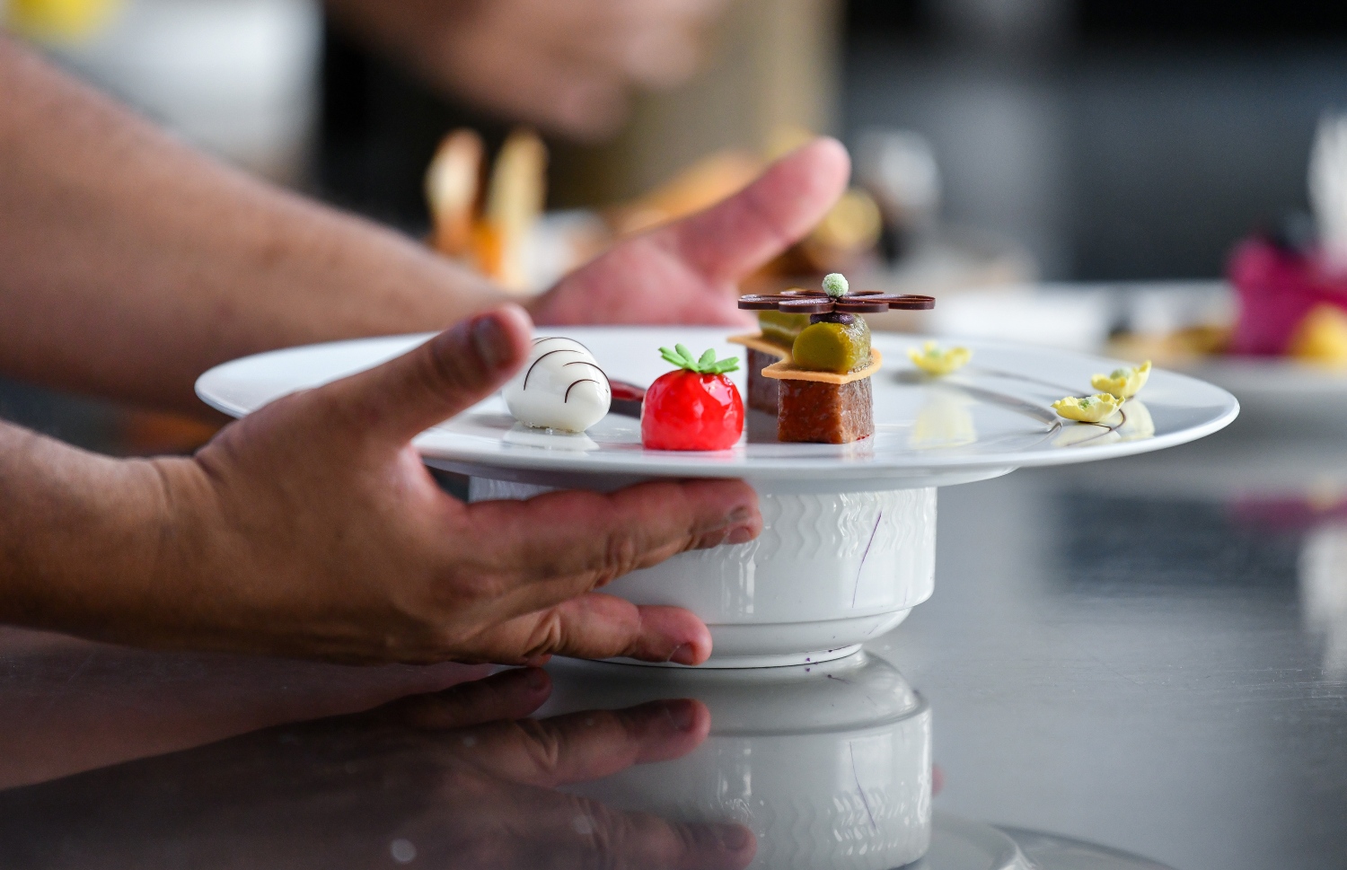 މުބާރާތަށް ތައްޔާރުކޮށްފައިވާ ޑެޒާޓެއް. ފޮޓޯ: ފަޔާޒް މޫސާ | މިހާރު