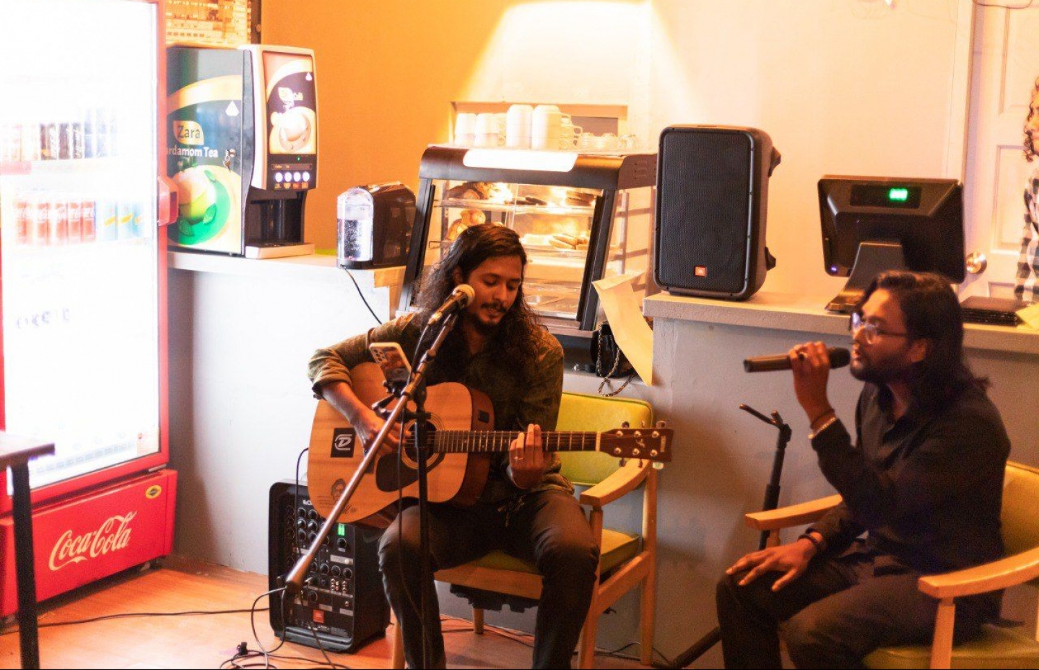 ނަފުސާނީ ދުޅަހެޔޮކަމަށް ހޭލުންތެރިކޮށް މައްސަލަތަކުގެ ވާހަކަ ދައްކަން އައިސީޕީން ބޭއްވި ބައްދަލުވުން ފަޅުފިލުވަން މިއުޒިކް ކުޅެނީ.---ފޮޓޯ: އައިސީޕީ