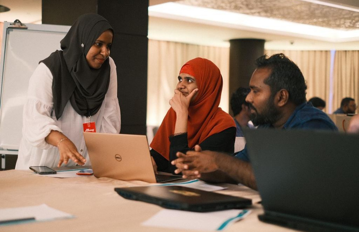 ބީއެމްއެލް "އިނޮވޭޓިވް ލެބް ހެކަތޮން" ގައި 30 އަށް ވުރެ ގިނަ ބައިވެރިން ހިމެނޭ ---ފޮޓޯ: ބީއެމްއެލް