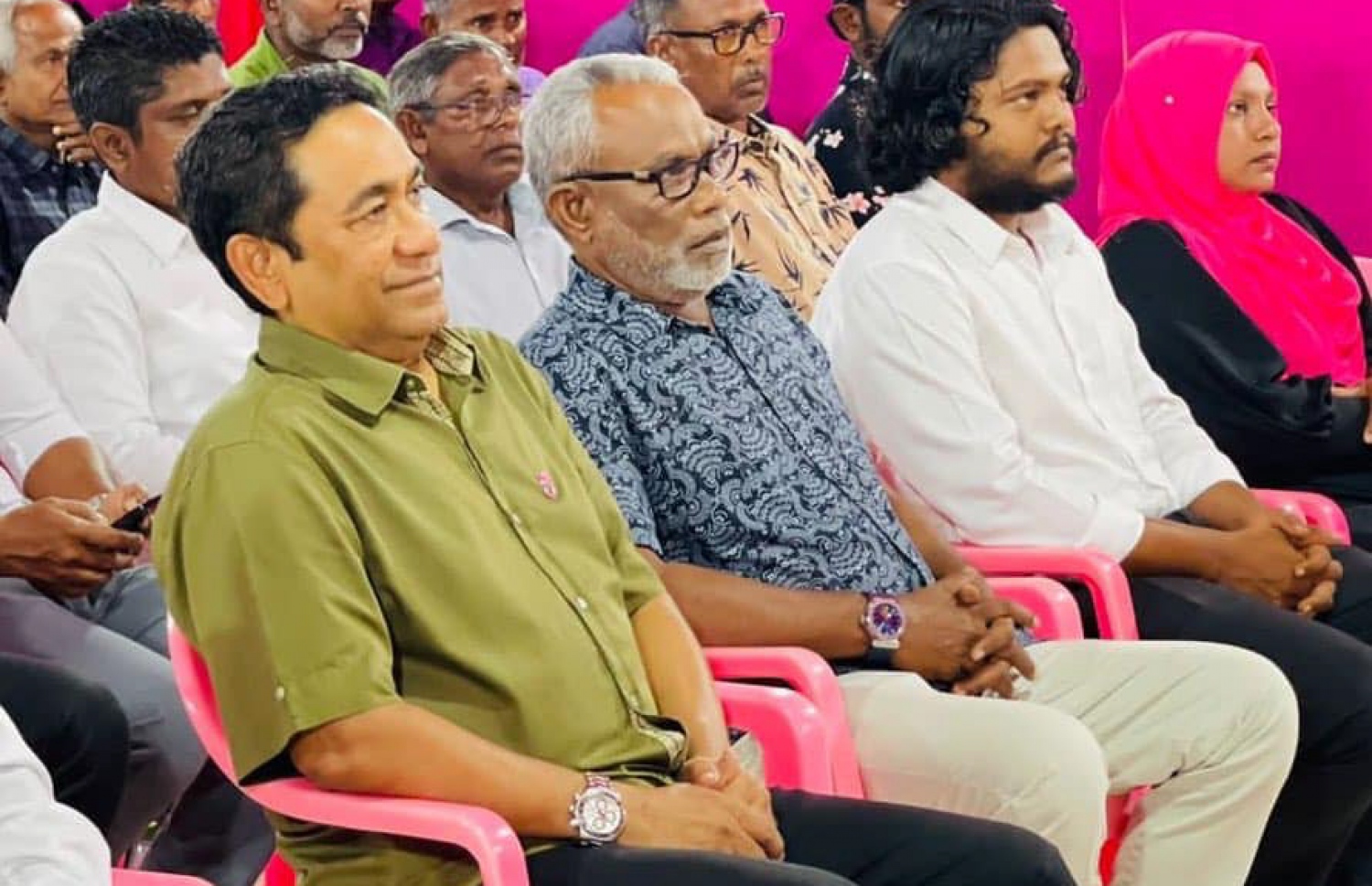 ޕީޕީއެމްގެ ޖަލްސާ ކެލާގައި ކުރިއަށް ދަނީ: މި ގައުމުން އިންޑިއާ ބޭލުމަކީ އެ މަނިކުފާނުގެ އެކަނި ޒިންމާއެއް ނޫން ކަމަށާއި ހުރިހާ ރައްޔިތުން އެކަމަށް ތެދުވަން ޖެހޭ ކަމަށް ވިދާޅުވި. -- ފޮޓޯ | ޕީޕީއެމް