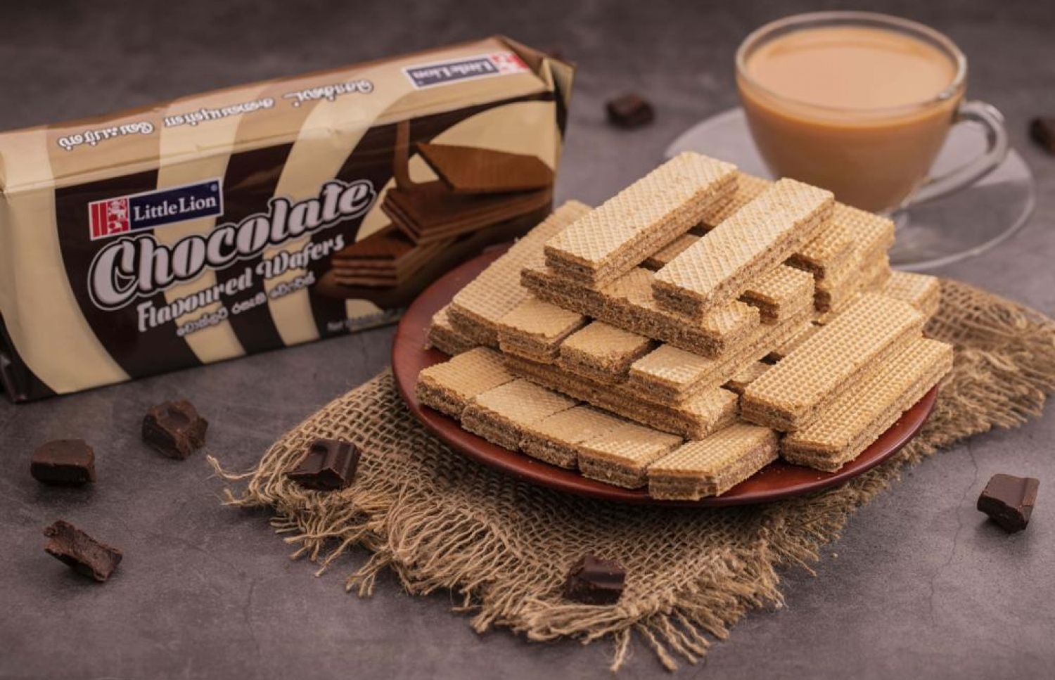 އެކި ވައްތަރުގެ ވެފާވެސް ލިލް ލަޔަން ބްރޭންޑުގައި ހުރޭ. ފޮޓޯ: އޭޑީކޭ ޖެނެރަލް ޓްރޭޑިން