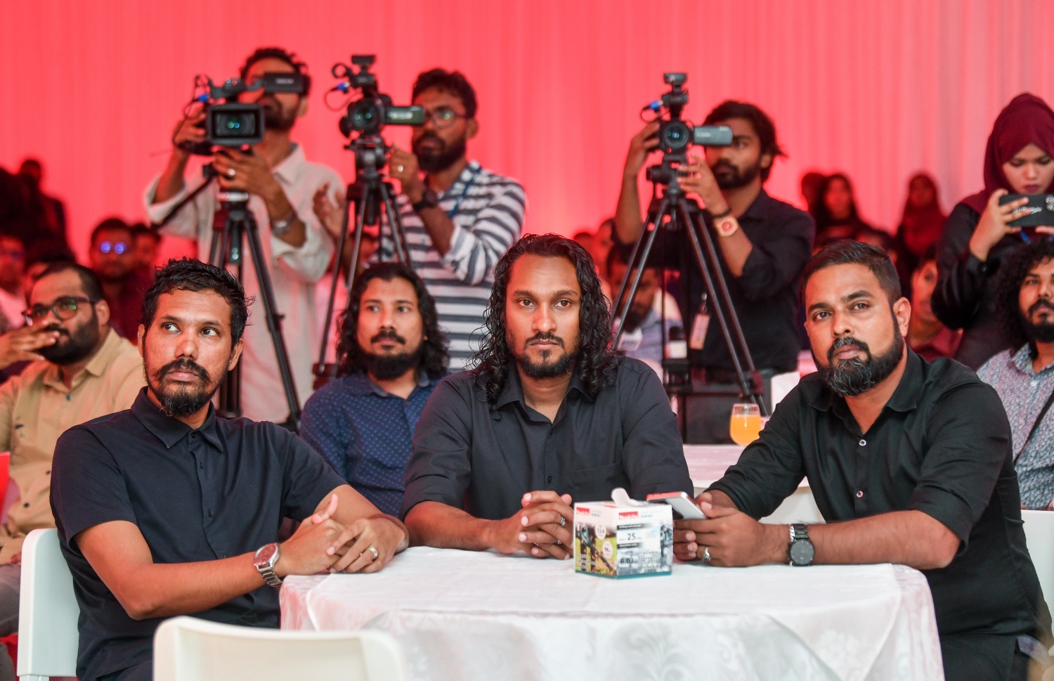 އެސްޓީއޯގެ ފަރާތުން ބޭއްވި މަކިޓާ ނައިޓުގައި އެ ކުންފުނީގެ ބައެއް މުއައްޒަފުން ބައިވެރިވަނީ -- ފޮޓޯ: ފަޔާޒު މޫސާ | މިހާރު