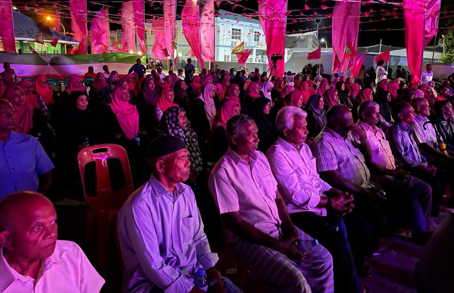 ޕީޕީއެމުން ހއ. ދިއްދޫގައި ބޭއްވި ޖަލްސާގައި އެ ރަށުގައި ރައްޔިތުން ބައިވެރިވަނީ -- ފޮޓޯ: ޕީޕީއެމް