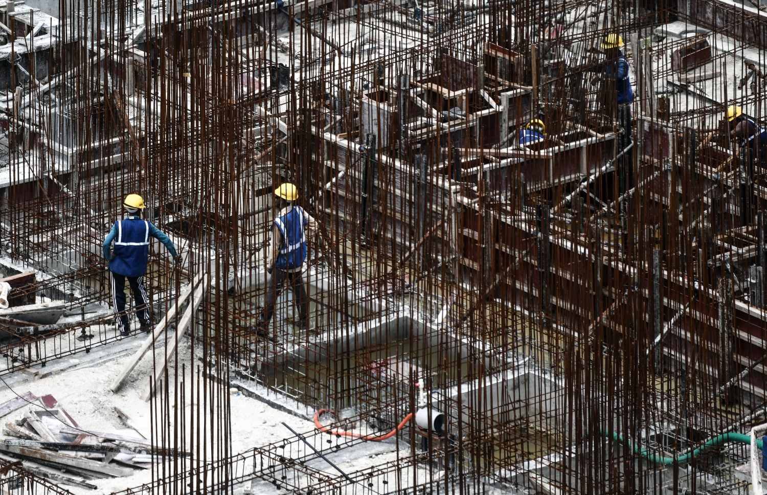 ބޯހިޔާވަހިކަމުގެ ދަތިކަން ހައްލުކުރަން މި ސަރުކާރުން ހުޅުމާލެ 2 ގައި އިމާރާތްކުރަން ފެށި 4000 ފްލެޓްތަކުގެ މަސައްކަތް ކުރިޔަށް ދަނީ، ބޯހިޔާވަހިކަމަށް ހުޅުވާލި މުއްދަތު މި ހަފުތާގައި ހަމަވިއިރު 4،000 ފްލެޓަށް ގާތްގަނޑަކަށް 20,697 މީހުން ވަނީ ކުރިމަތިލައިފައި.-- ފޮޓޯ: ނިޝާން އަލީ/ މިހާރު