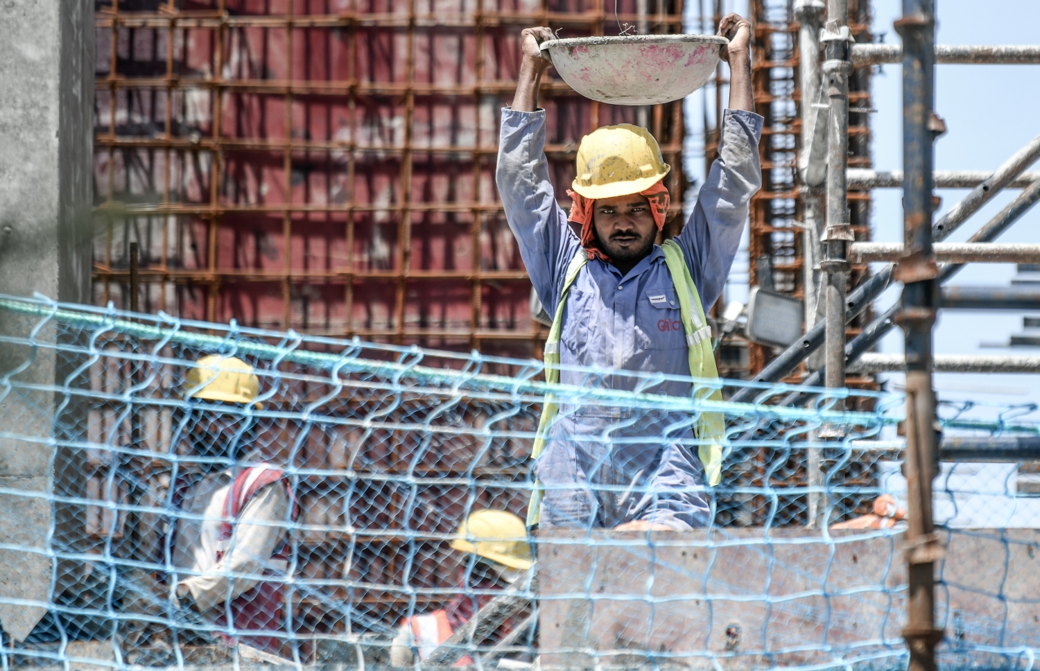 ބޯހިޔާވަހިކަމުގެ ދަތިކަން ހައްލުކުރަން މި ސަރުކާރުން ހުޅުމާލެ 2 ގައި އިމާރާތްކުރަން ފެށި 4000 ފްލެޓްތަކުގެ މަސައްކަތް ކުރިޔަށް ދަނީ، ބޯހިޔާވަހިކަމަށް ހުޅުވާލި މުއްދަތު މި ހަފުތާގައި ހަމަވިއިރު 4،000 ފްލެޓަށް ގާތްގަނޑަކަށް 20,697 މީހުން ވަނީ ކުރިމަތިލައިފައި.-- ފޮޓޯ: ނިޝާން އަލީ/ މިހާރު