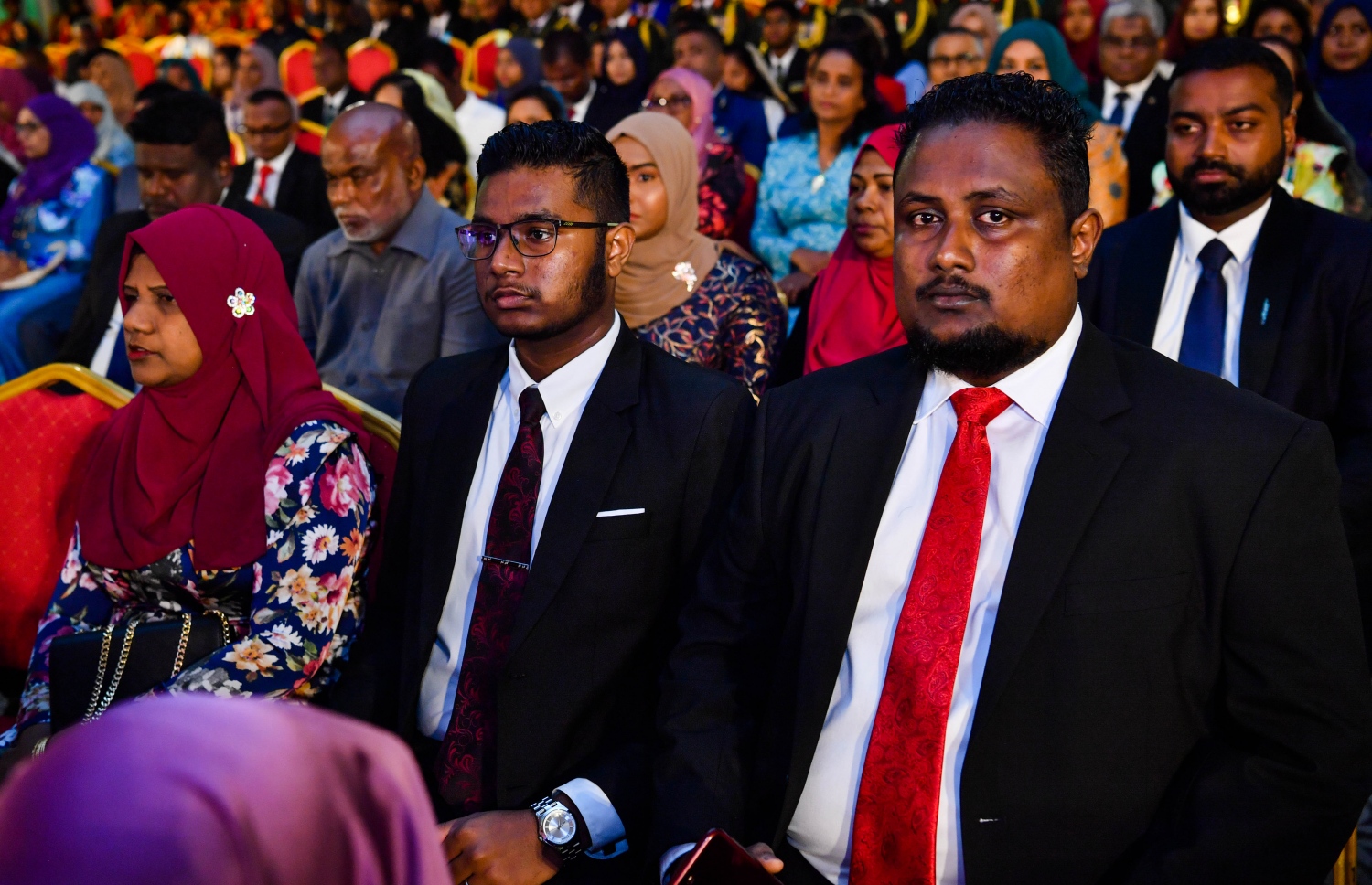 ގައުމީ އިނާމް ދިނުމަށް ބޭއްވި ޖަލްސާގައި  ހިތްވަރު ދިނުމުގެ އިނާމު ހާސިލް ކުރި ބައެއް މީހުން ބައިވެރިވަނީ -- ފޮޓޯ: ރައީސް އޮފީސް