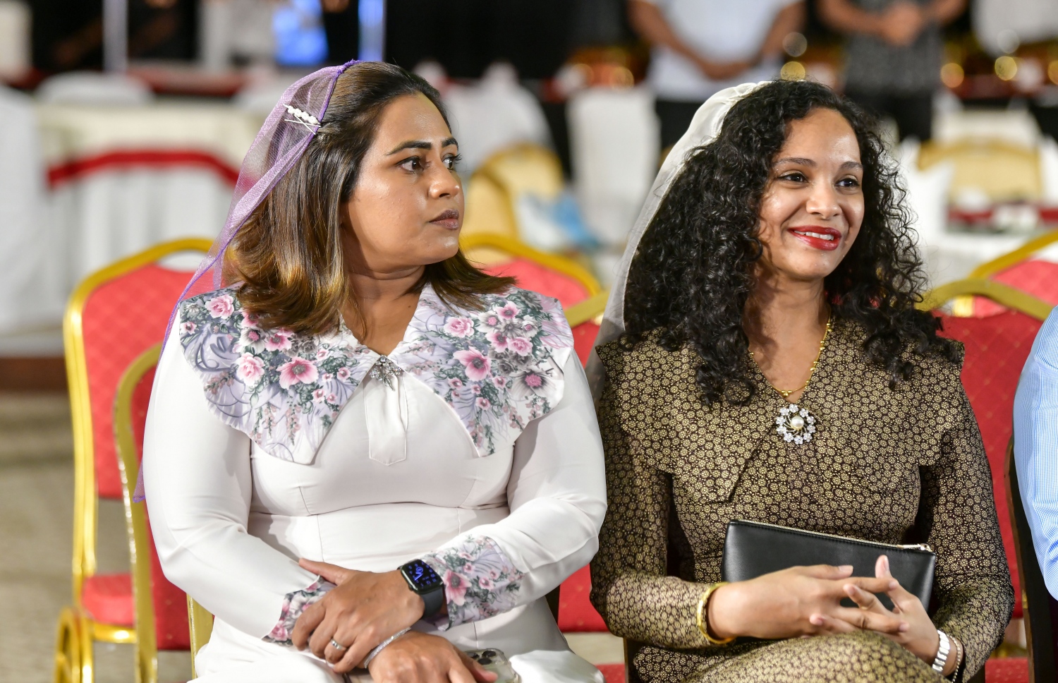 ރާއްޖެ އާއި ޗައިނާގެ ގުޅުމަށް 50 އަހަރު ފުރުން ފާހަގަކުރުމުށް ދަރުބާރުގޭގައި ބޭއްވި ހާއްސަ ރަސްމިއްޔާތު ބައިވެރިވި ބައެއް މީހުން.-- ފޮޓޯ: ނިޝާން އަލީ | މިހާރު