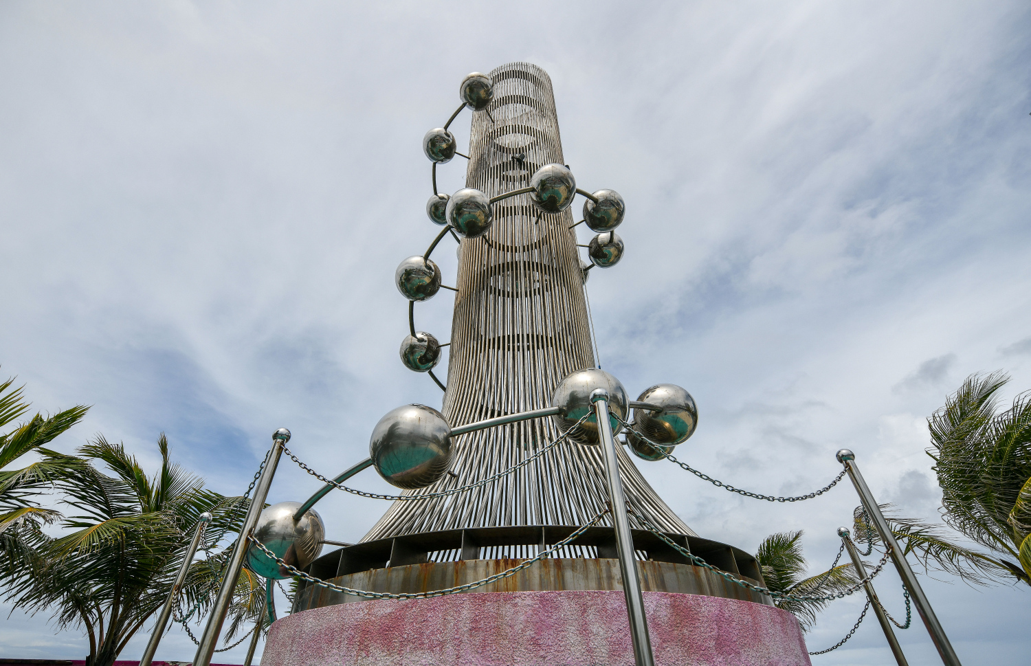 ސުނާމީ ބިނާގައި ވަރަށް ބޮޑަށް ދަބަރު ޖަހާފައި.-- ފޮޓޯ: ފަޔާޒު މޫސާ | މިހާރު