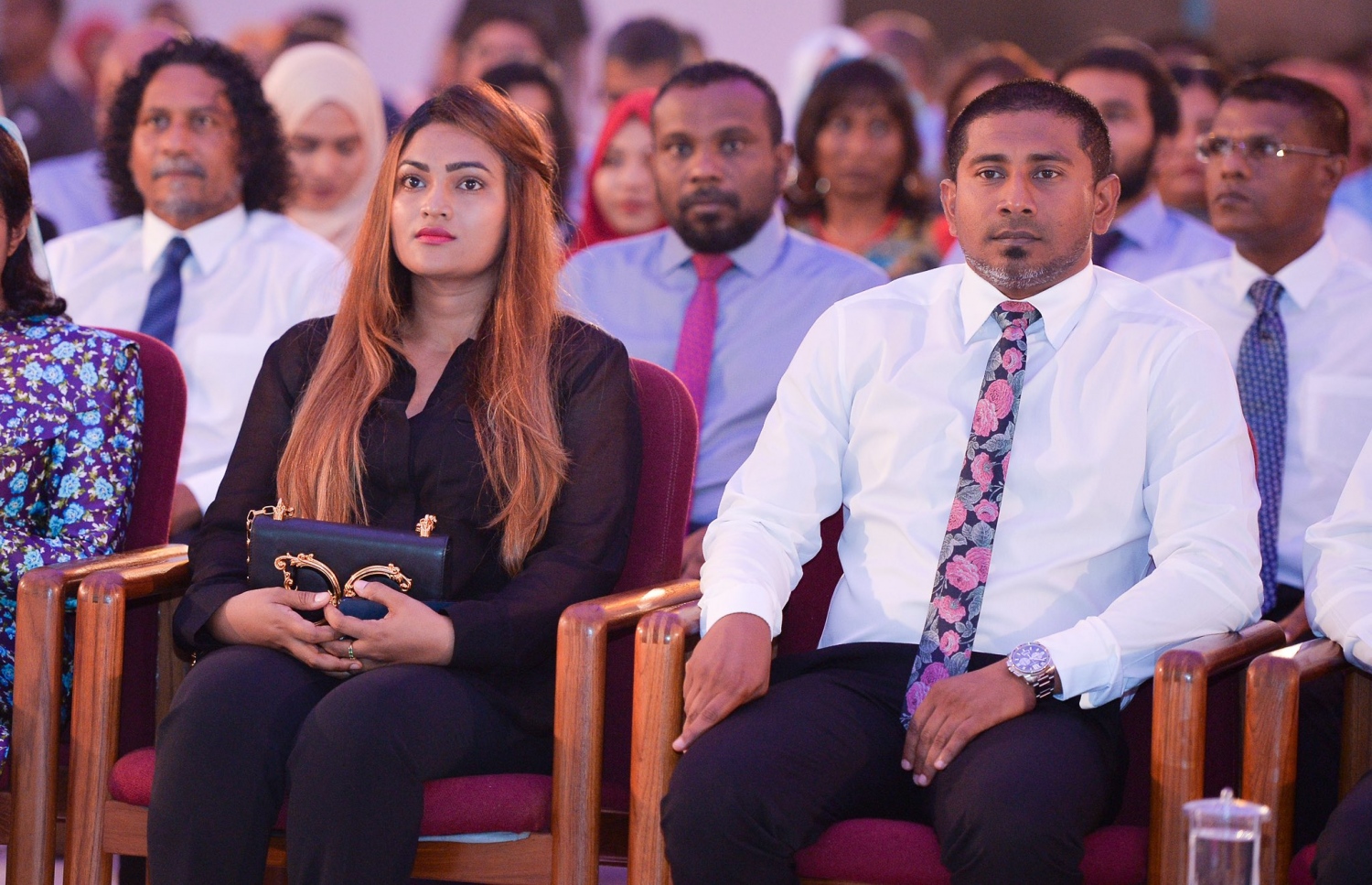 ޔޫތު އެވޯޑް 2022: ޔޫތު މިނިސްޓަރު އަހްމަދު މަހްލޫފްގެ ދެކަނބަލުން އެ އެވޯޑު ހަފުލާގައި ބައިވެރިވެވަޑައިގަންނަވަނީ -- ފޮޓޯ: ރައީސް އޮފީސް