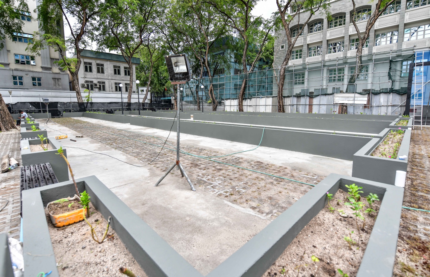 ހުރަވީ ބިލްޑިން ހުރި އިމާރާތުގައި ހަދާ ޕާކް: އެތަނުގައި 226 ސައިކަލު ޕާކް ކުރެވޭ ޕާކިން ޒޯނެއް ވަނީ ހަދައިފައި -- ފޮޓޯ: ފަޔާޒް މޫސާ | މިހާރު