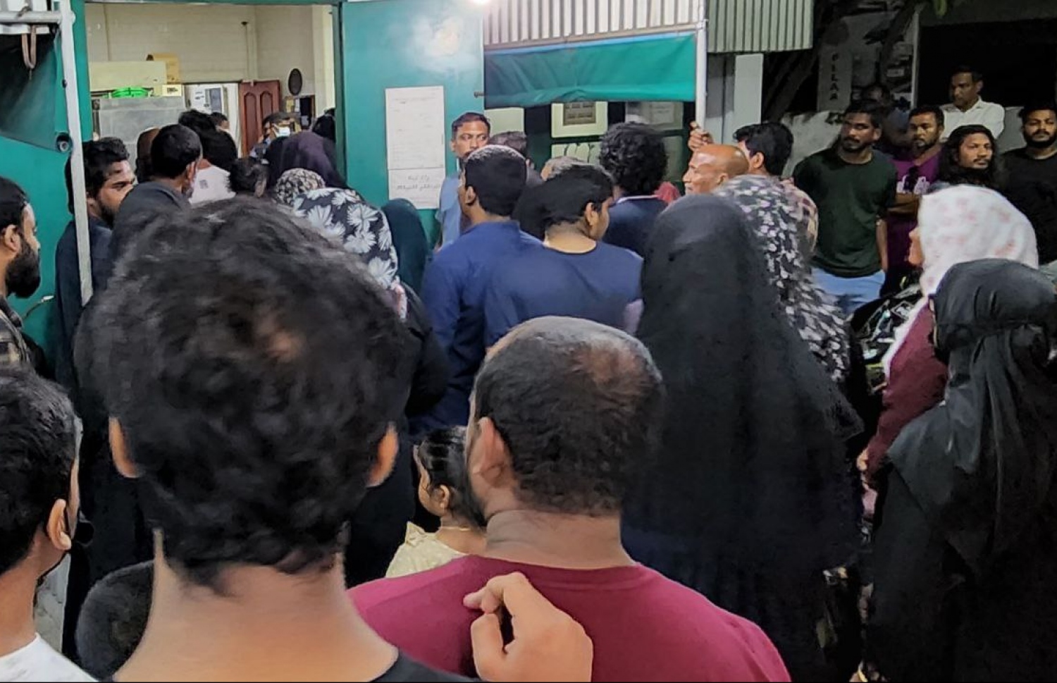 އަބްދުﷲ ރަޝީދުގެ އާއިލާއަށް އޭނާގެ މޫނު ދެއްކުން ކުރިއަށް ގެންދަނީ.