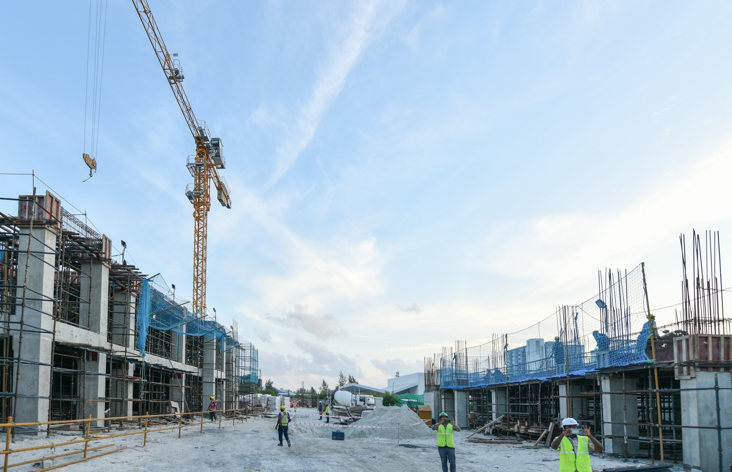 "ގެދޮރުވެރިޔާ ސްކީމް"ގެ ދަށުން މި ސަރުކާރުން ހުޅުމާލޭގައި ހަދަމުން އަންނަ ޓަވަރުތަކެއް -- ފޮޓޯ: ނިޝާން އަލީ | މިހާރު