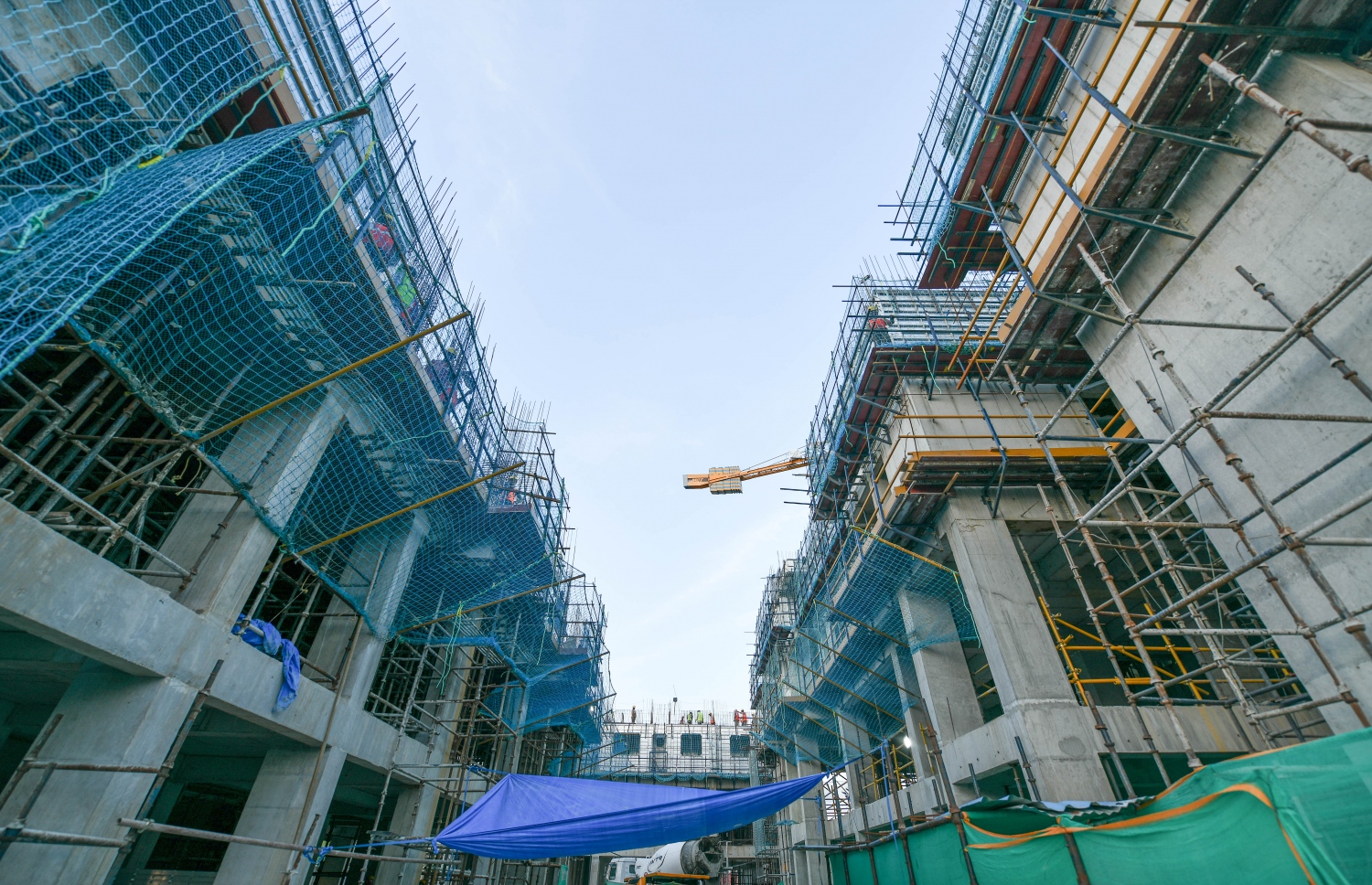 "ގެދޮރުވެރިޔާ ސްކީމް"ގެ ދަށުން މި ސަރުކާރުން ހުޅުމާލޭގައި ހަދަމުން އަންނަ ޓަވަރުތަކެއް -- ފޮޓޯ: ނިޝާން އަލީ | މިހާރު