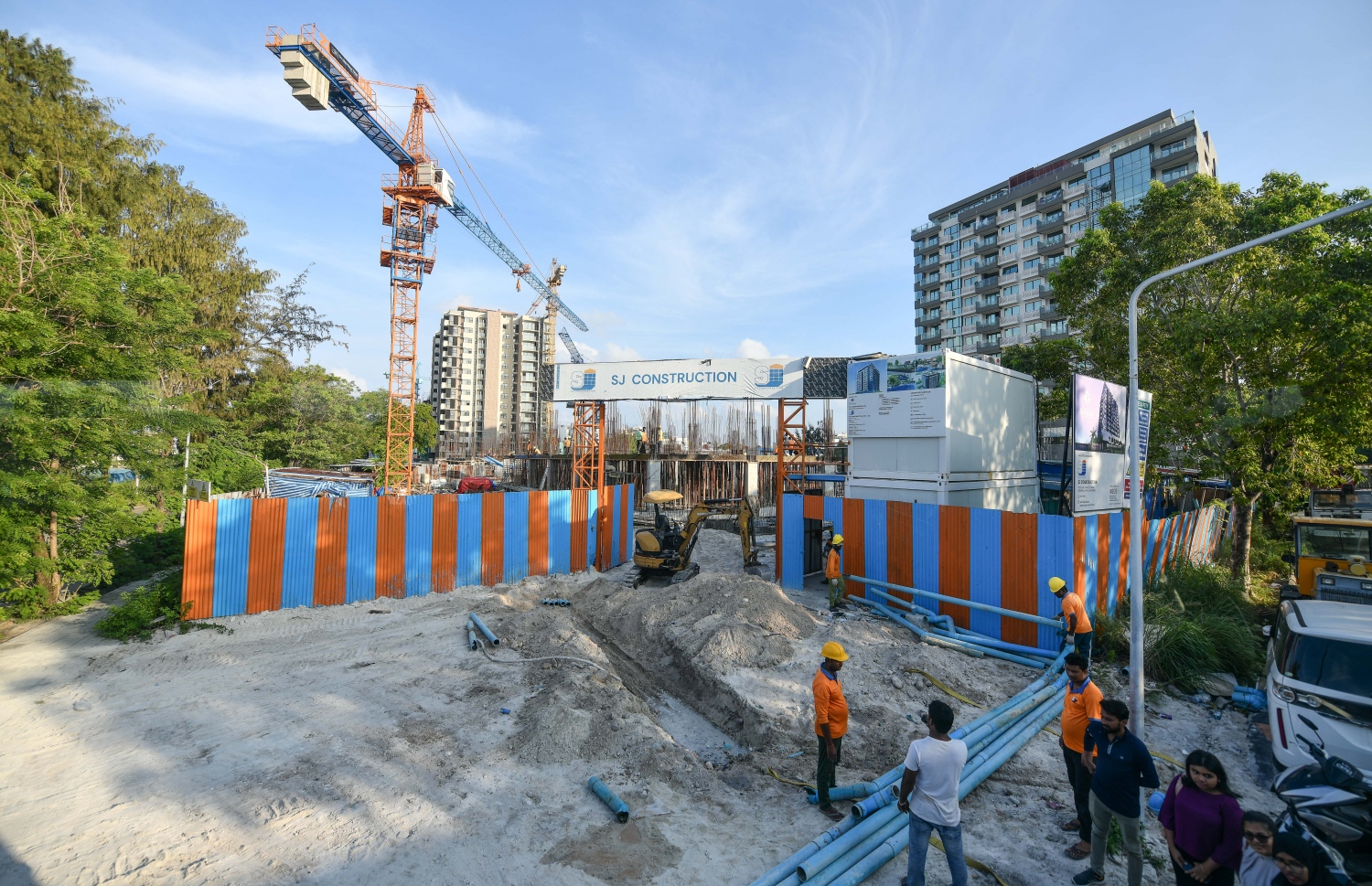 މި ސަރުކާރުން އެސްޖޭ ކޮންސްޓްރަކްޝަންއާ ހަވާލުކޮށްގެން ހުޅުމާލޭގައި ހަދަމުން އަންނަ ޓަވަރެއްގެ މަސައްކަތް ކުރިއަށް ދަނީ -- ފޮޓޯ: ނިޝާން އަލީ | މިހާރު