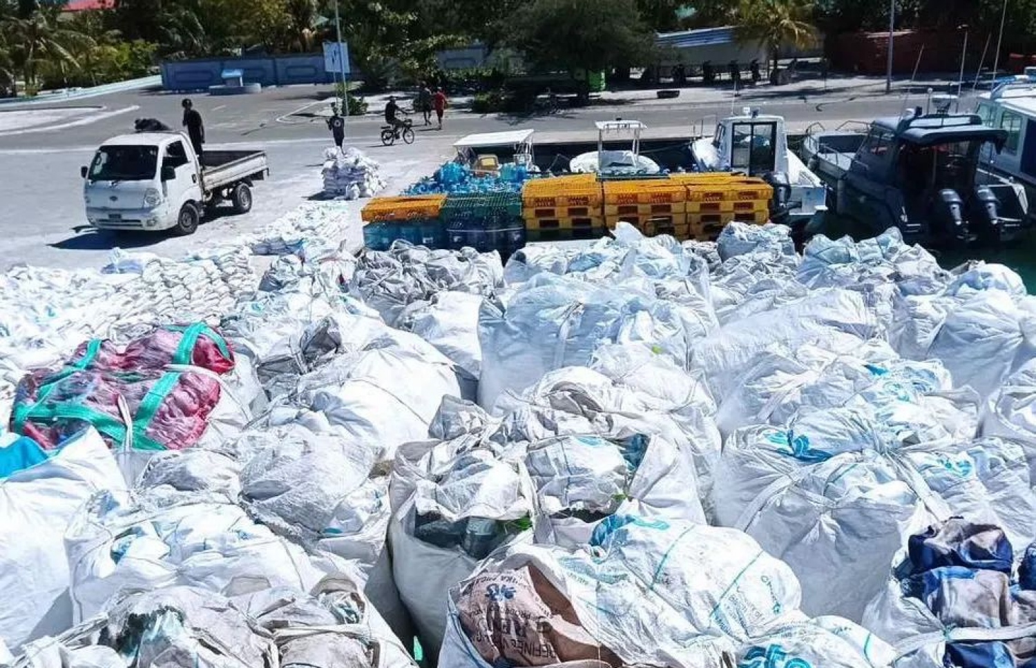 ކުޑަހުވަދޫން އެއްކޮށްފައިވާ ކުނި ޕާލޭ މޯލްޑިވްސްއާ ހަވާލުކޮށްފައި --ފޮޓޯ: މޯޕާ