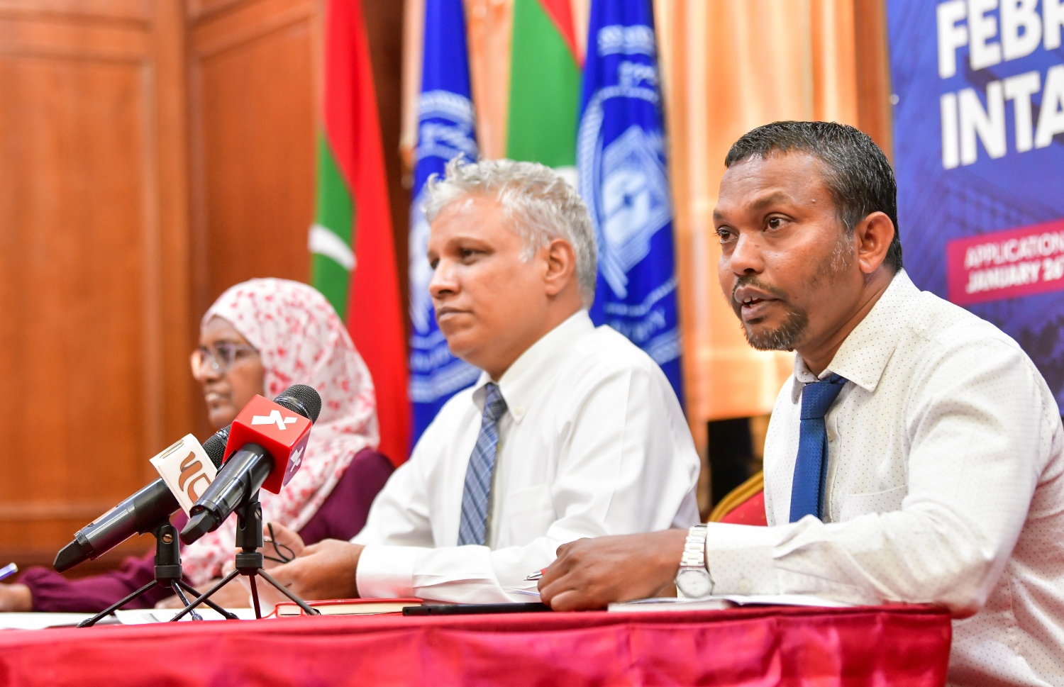 މިއަދުގެ ނޫސްވެރިންގެ ބައްދަލުވުމުގައި އެ ޔުނިވަސިޓީގެ ބައެއް އިސްވެރިން ބައިވެރިވެވަޑައިގަންނަވަނީ --ފޮޓޯ: ފަޔާޒް މޫސާ | މިހާރު