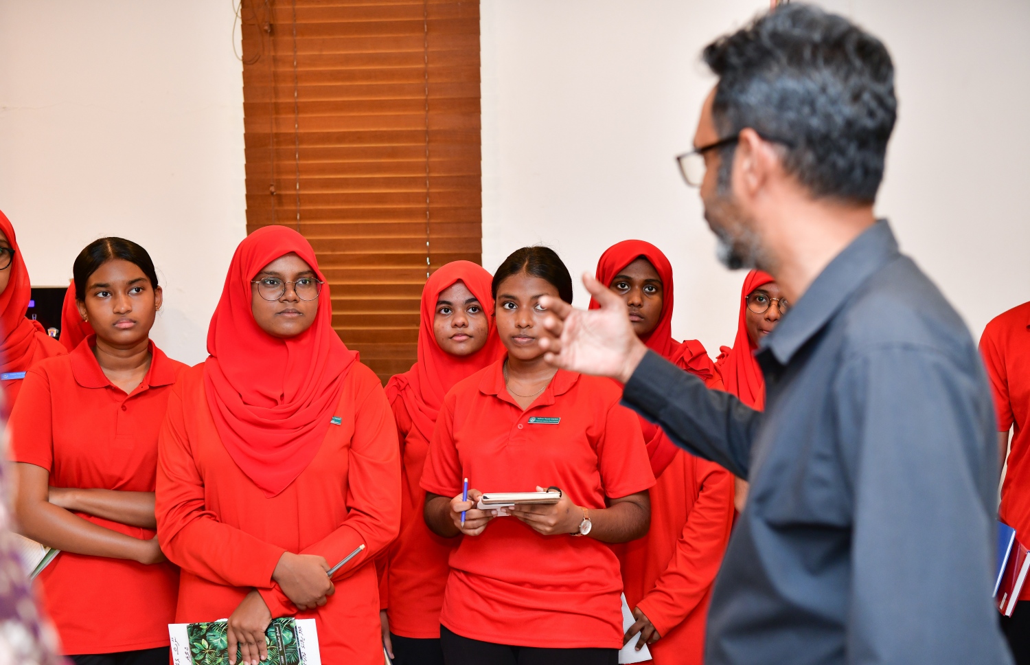 ނޫސްވެރިކަމާ ބެހޭ މައުލޫމާތު ހޯދަން އިސްކަންދަރުގެ ދަރިވަރުން "މިހާރު" އަށް