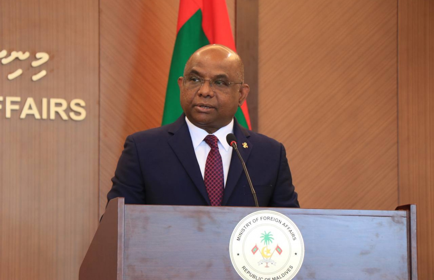 ރާއްޖެ އާއި ހަންގޭރީއާ ދެމެދު ތިން އެއްބަސްވުމެއްގައި ސޮއިކުރުމަށް ބޭއްވި ރަސްމިއްޔާތުގައި ފޮރިން މިނިސްޓަރު އަބްދުﷲ ޝާހިދު ވާހަކަދައްކަވަނީ -- ފޮޓޯ: ފޮރިން މިނިސްޓްރީ