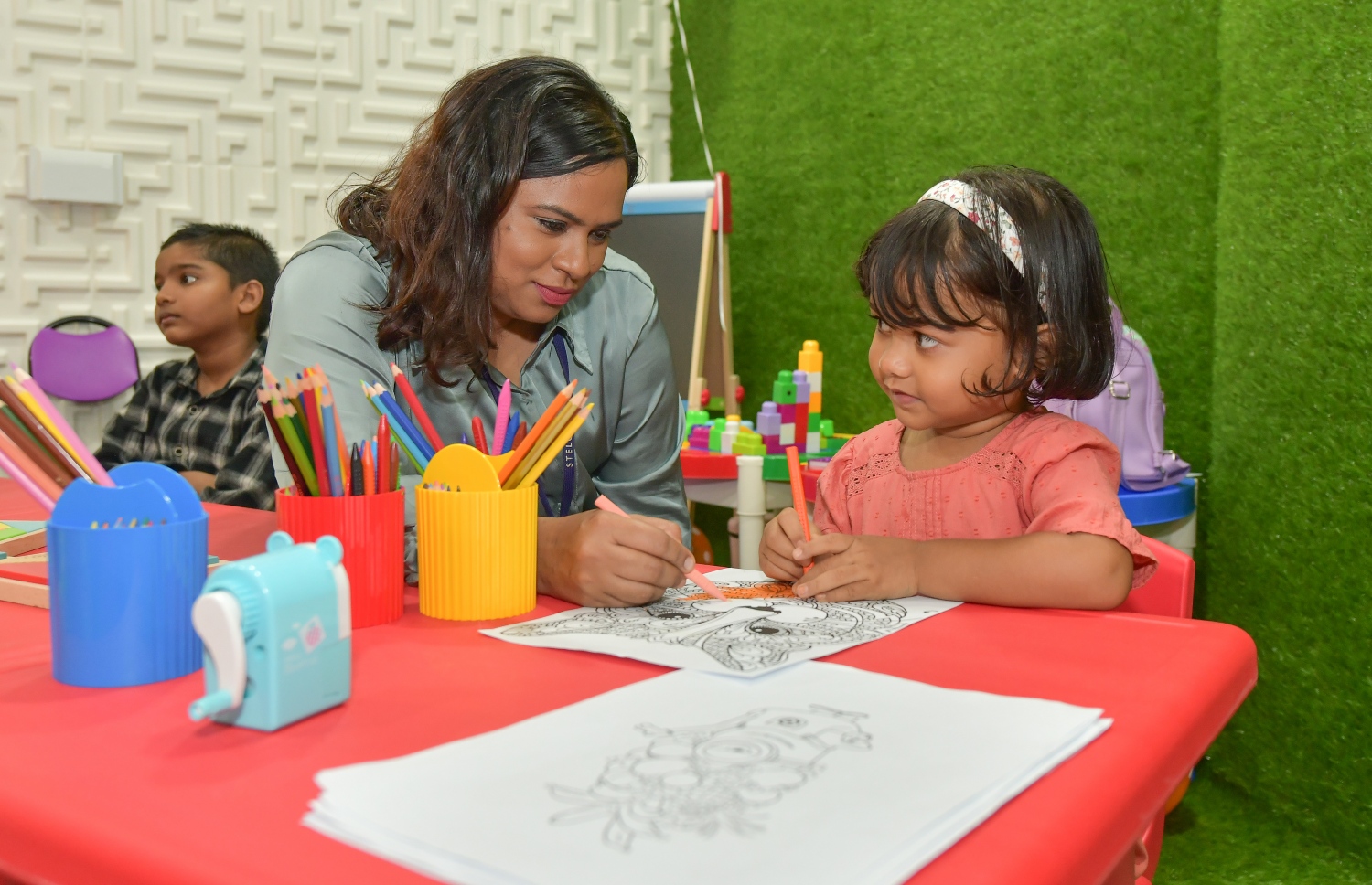 ސްޓެލްކޯގެ ޗައިލްޑް ކެއާ ސެންޓަރު ހުޅުވުން